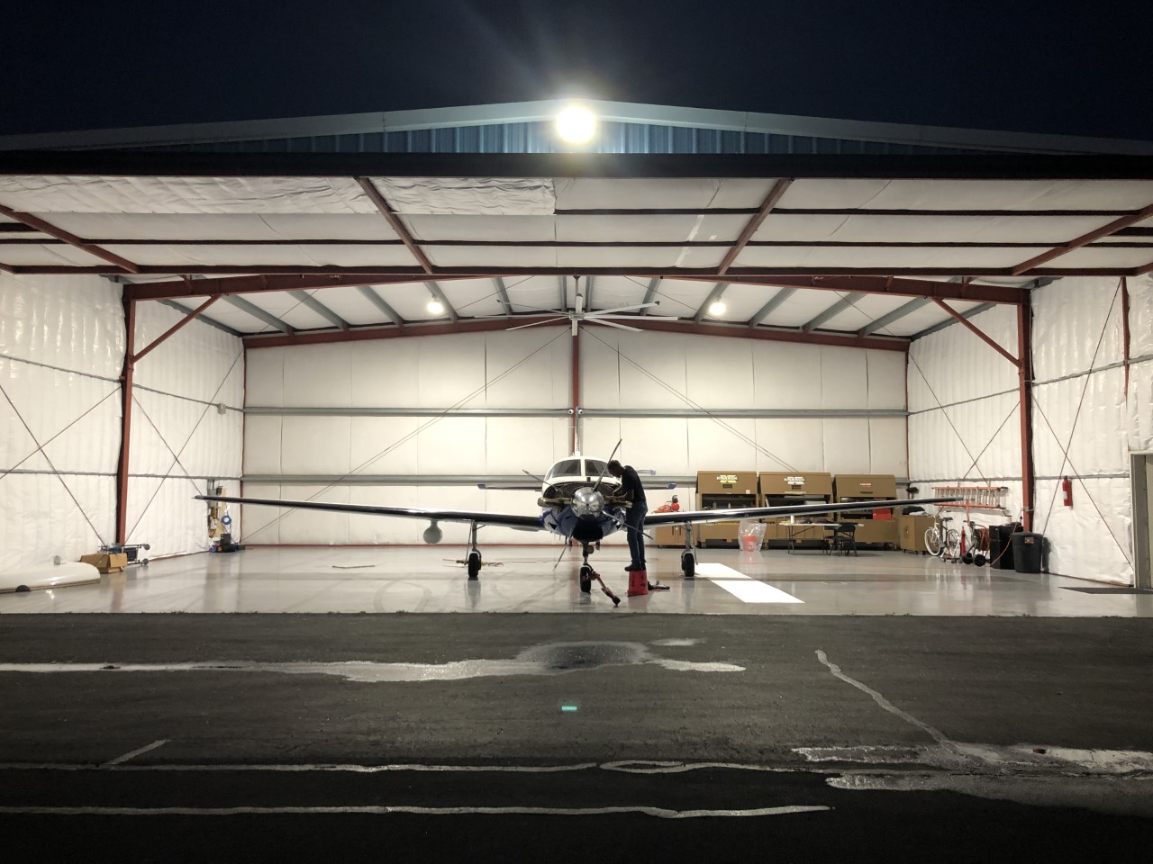 KAUN 2,700 sq ft free standing hangar
