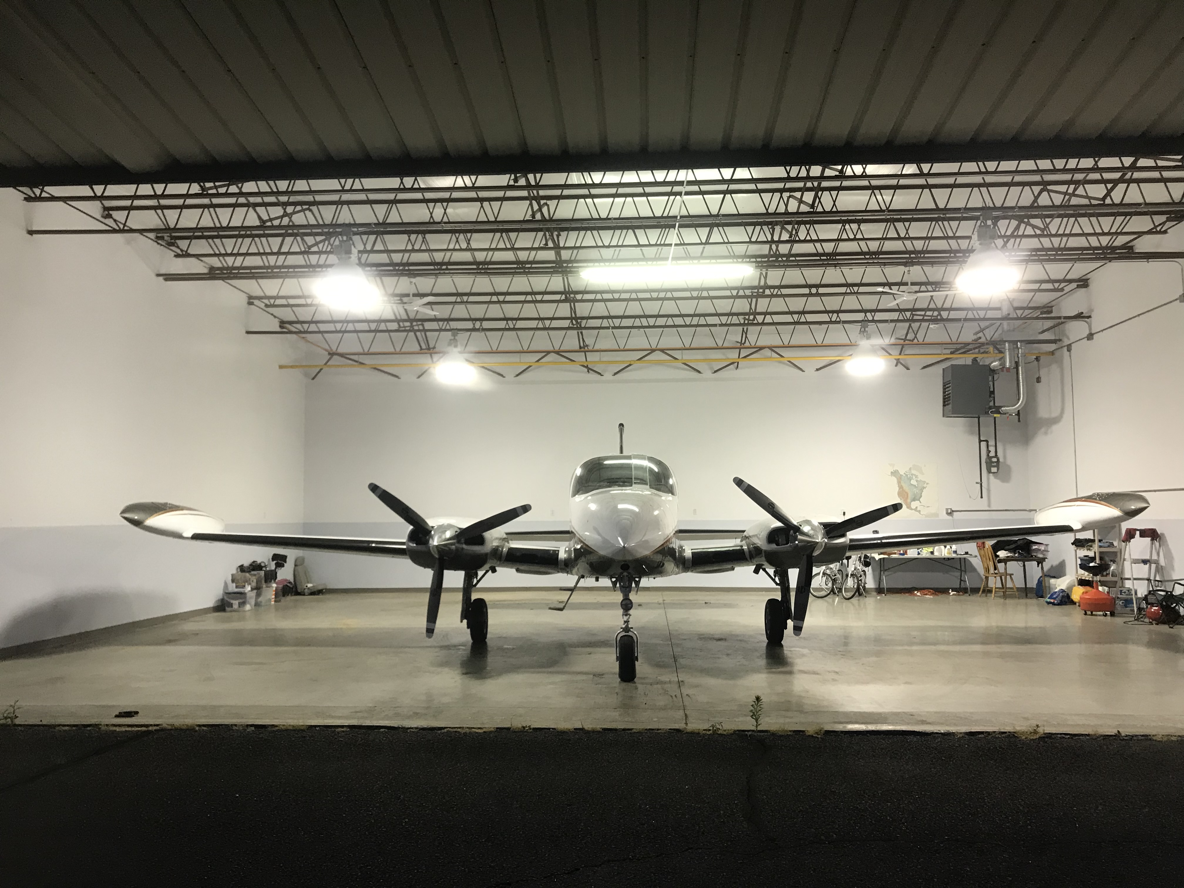 Large Box Hangar at KOXC