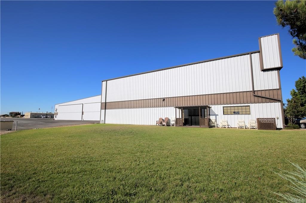 ?4,800 SF Hangar Facility for Sale or Lease