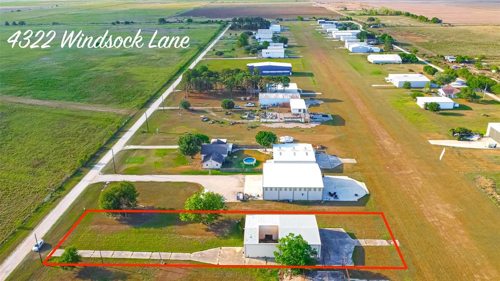 Affordable Hangar near Houston
