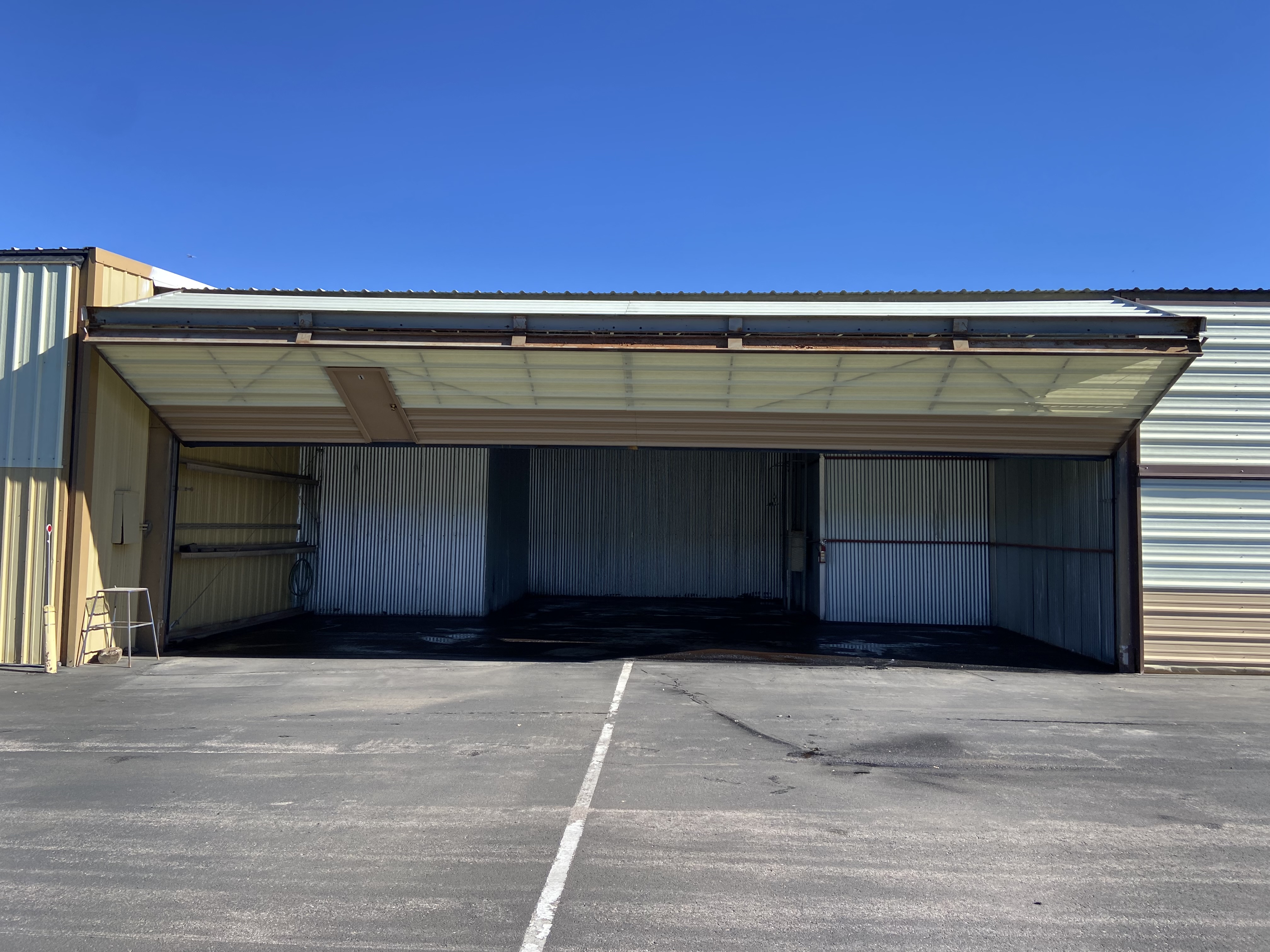 Hangar for Lease