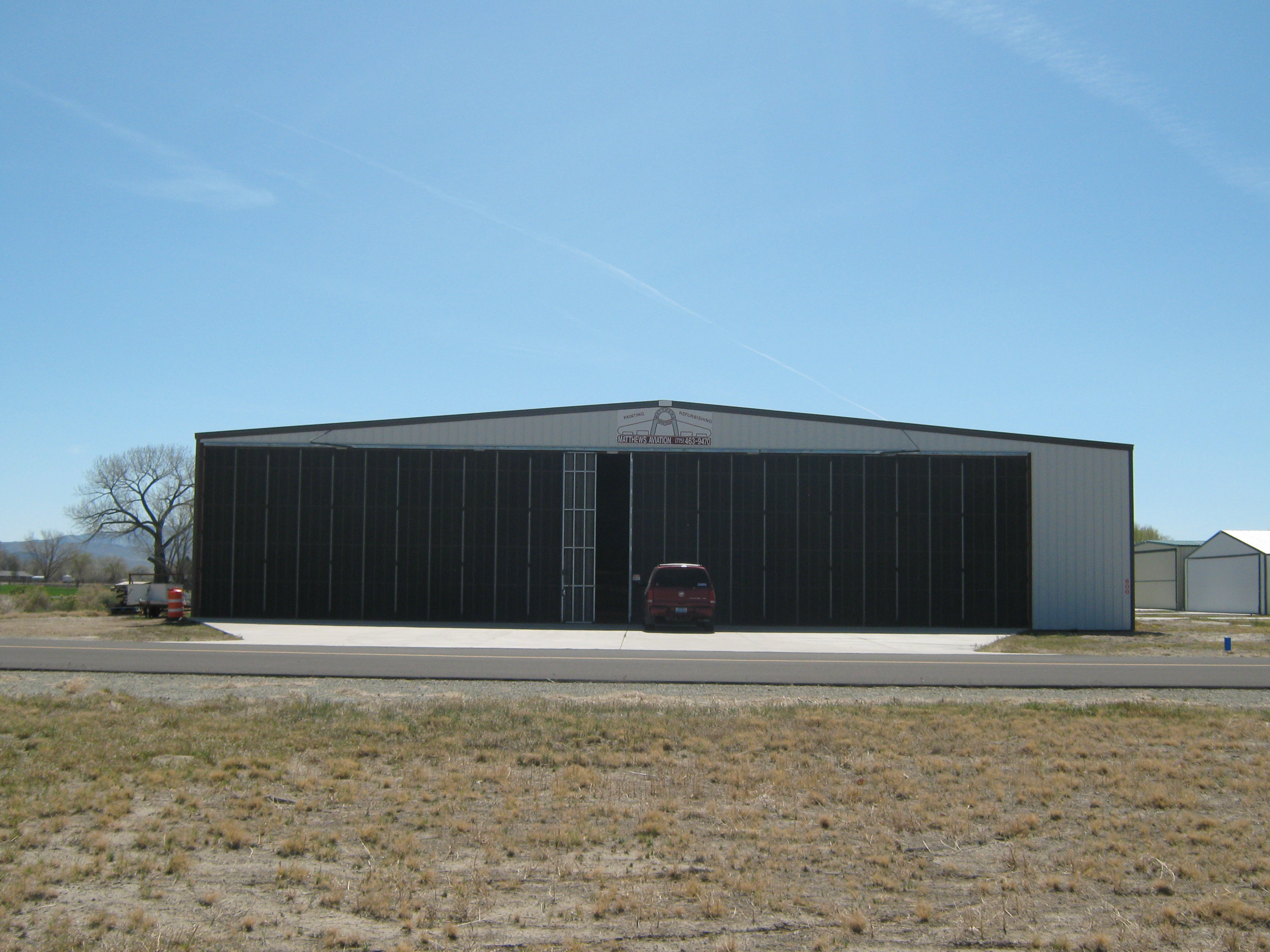 10,000 sq ft commercial hangar for sale