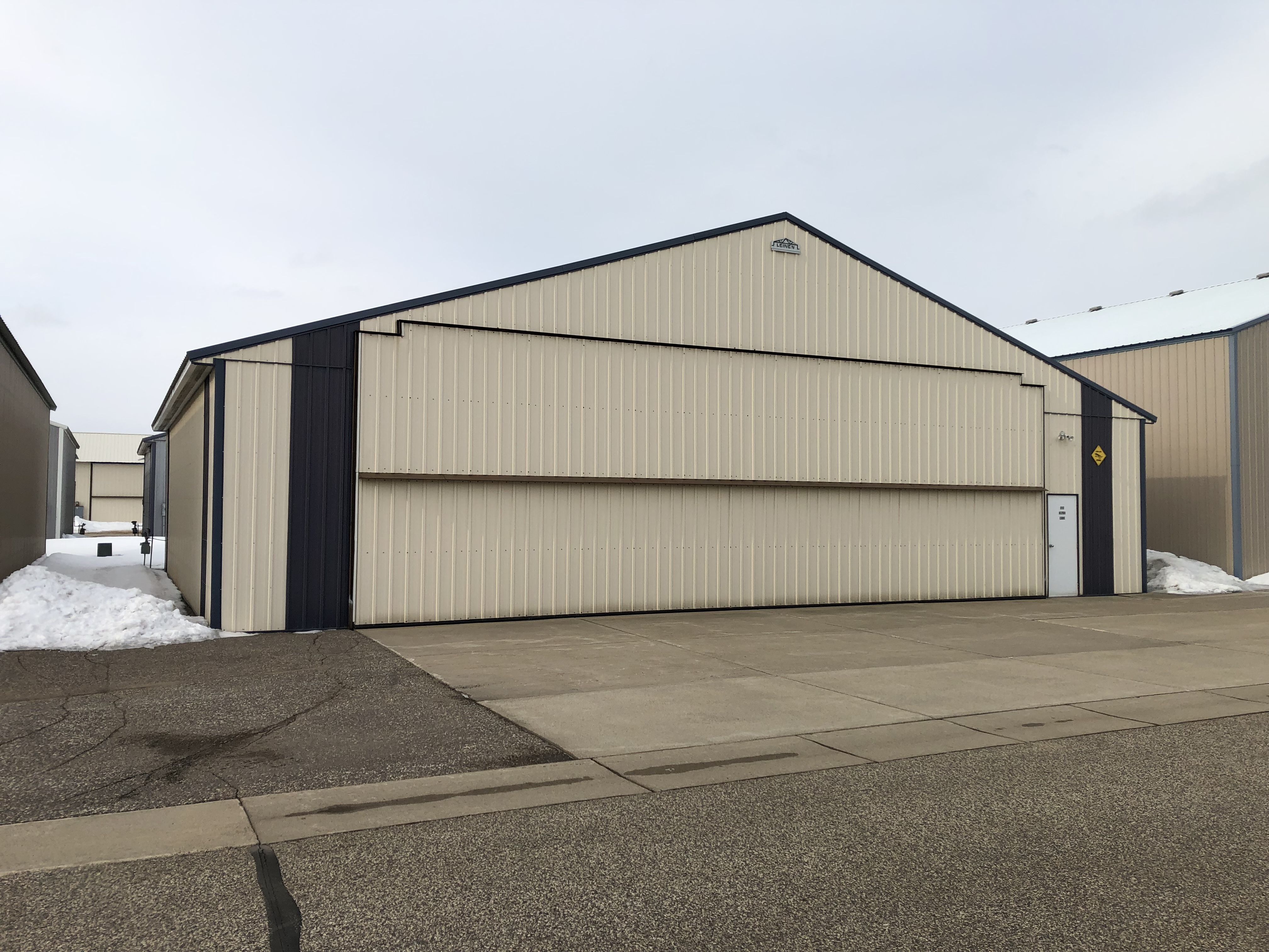 60 x 48 ft Heated Hangar