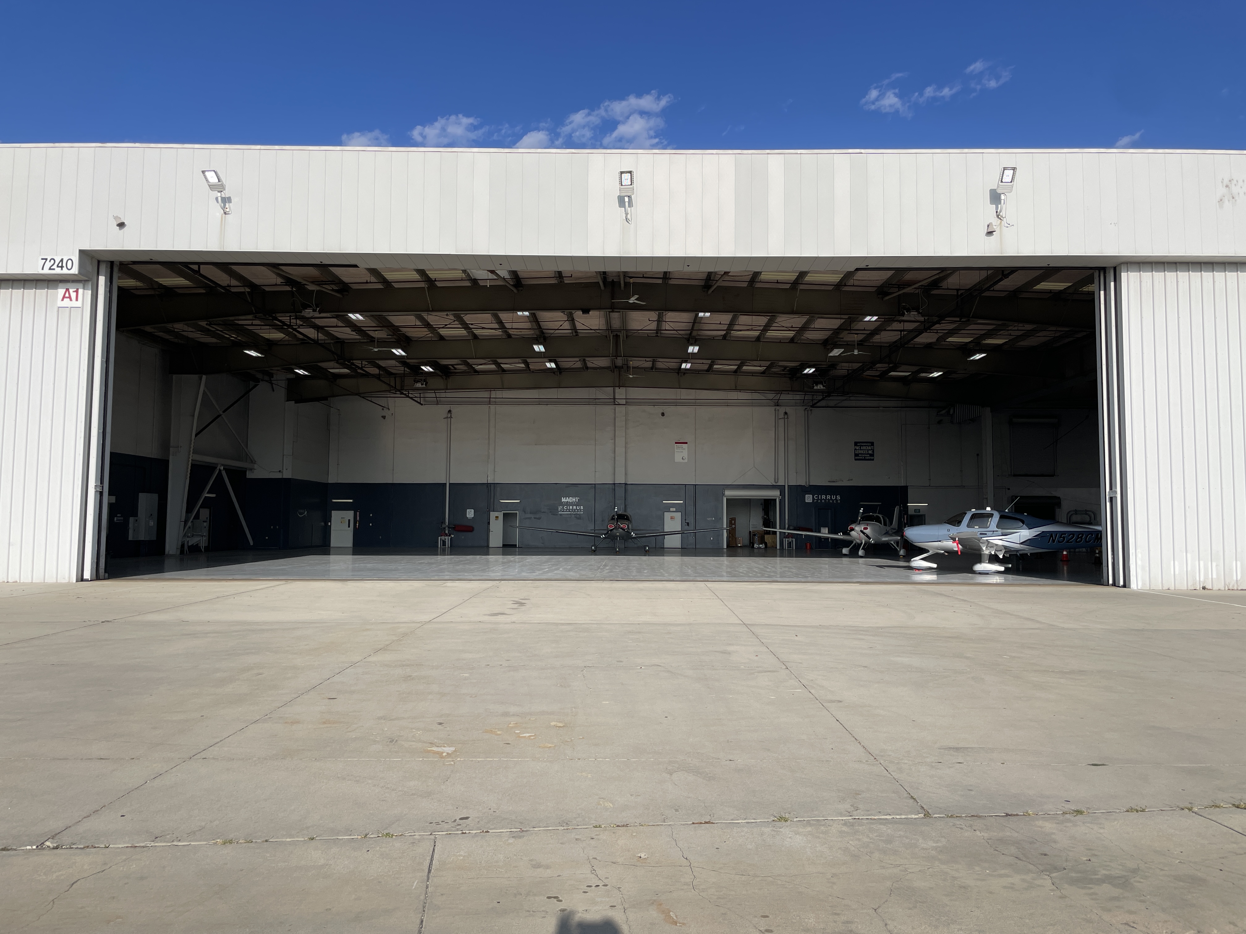 Hangar Available - Van Nuys Airport