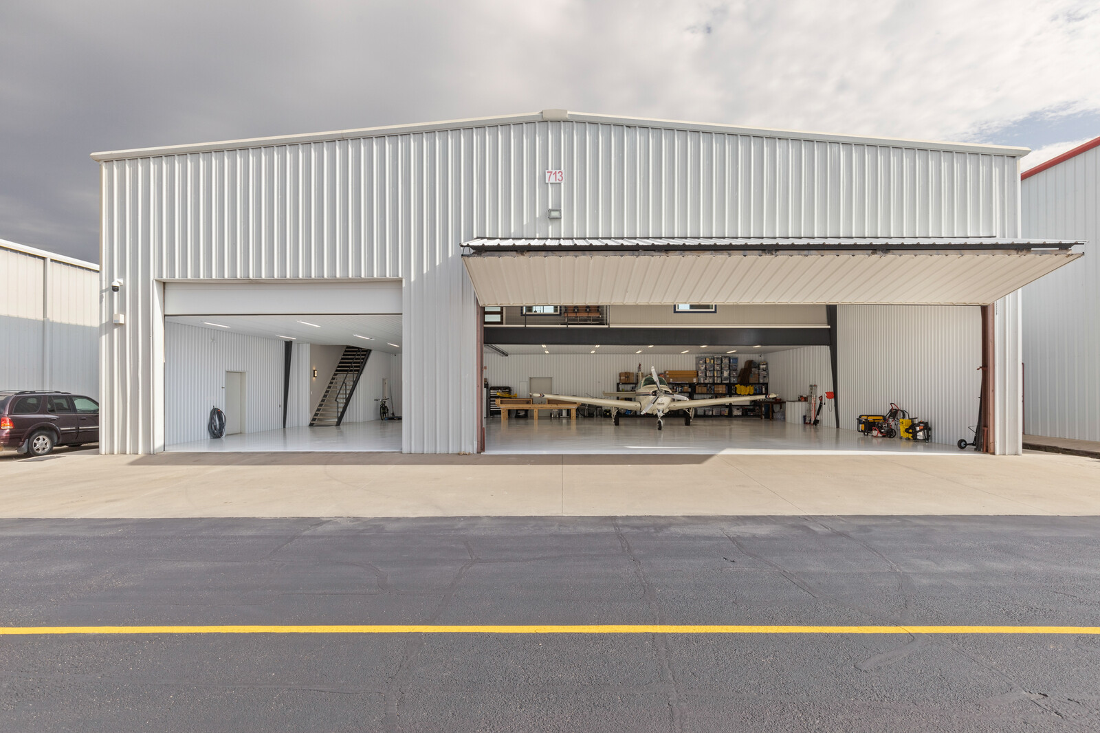 Fort Worth - Aircraft Hangar Space For Lease