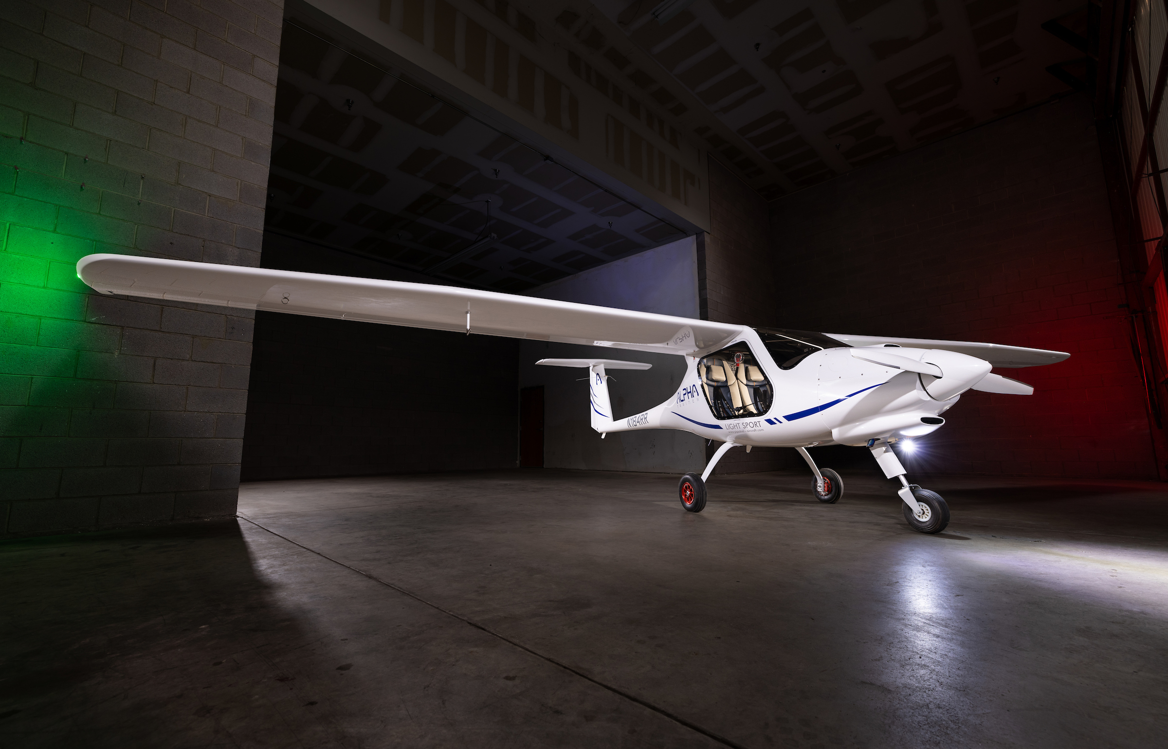 1480 Sqft Semi-climate controlled T-Hangar and Office at KFFZ