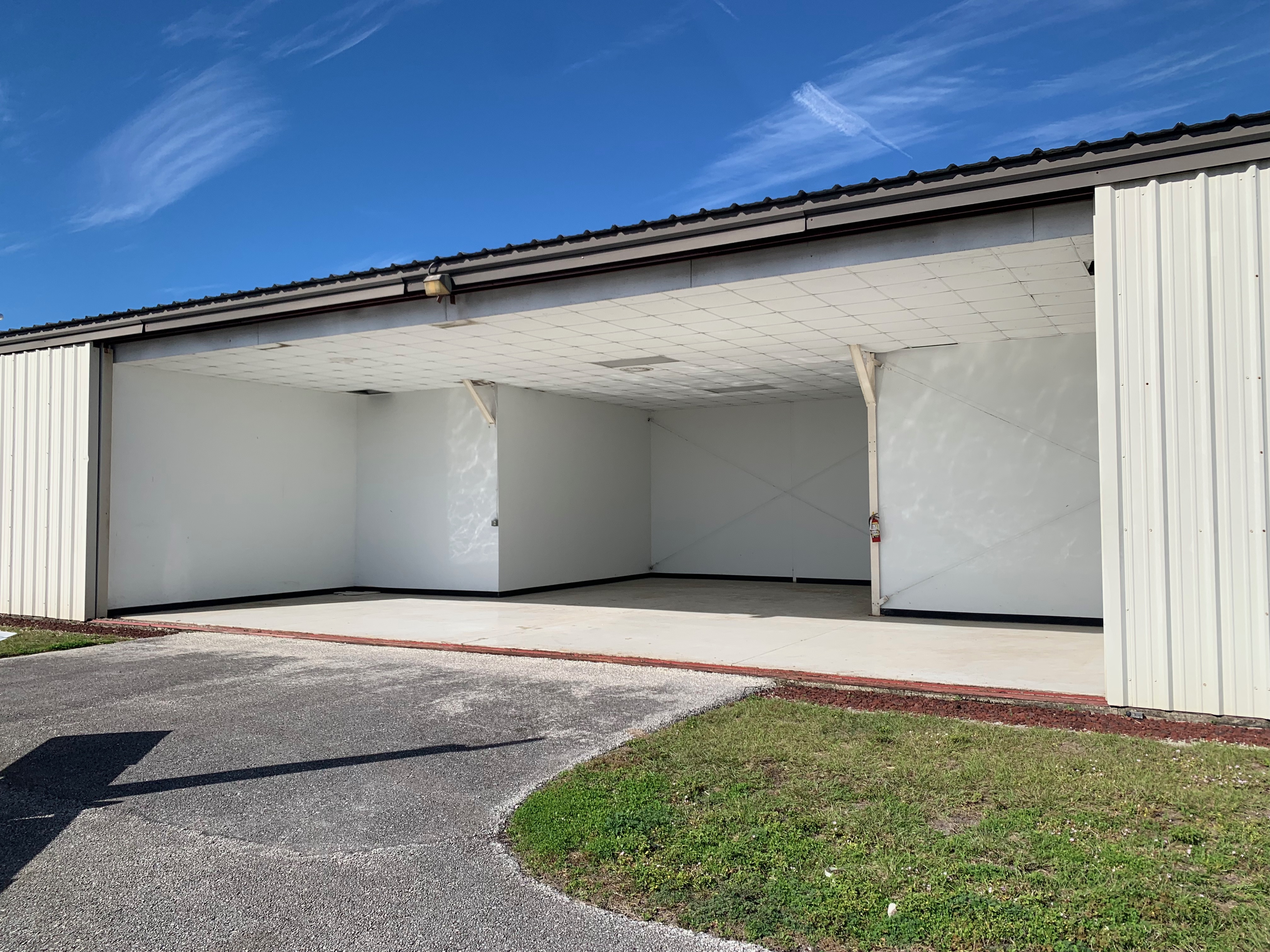 T Hangar for Rent KDAB