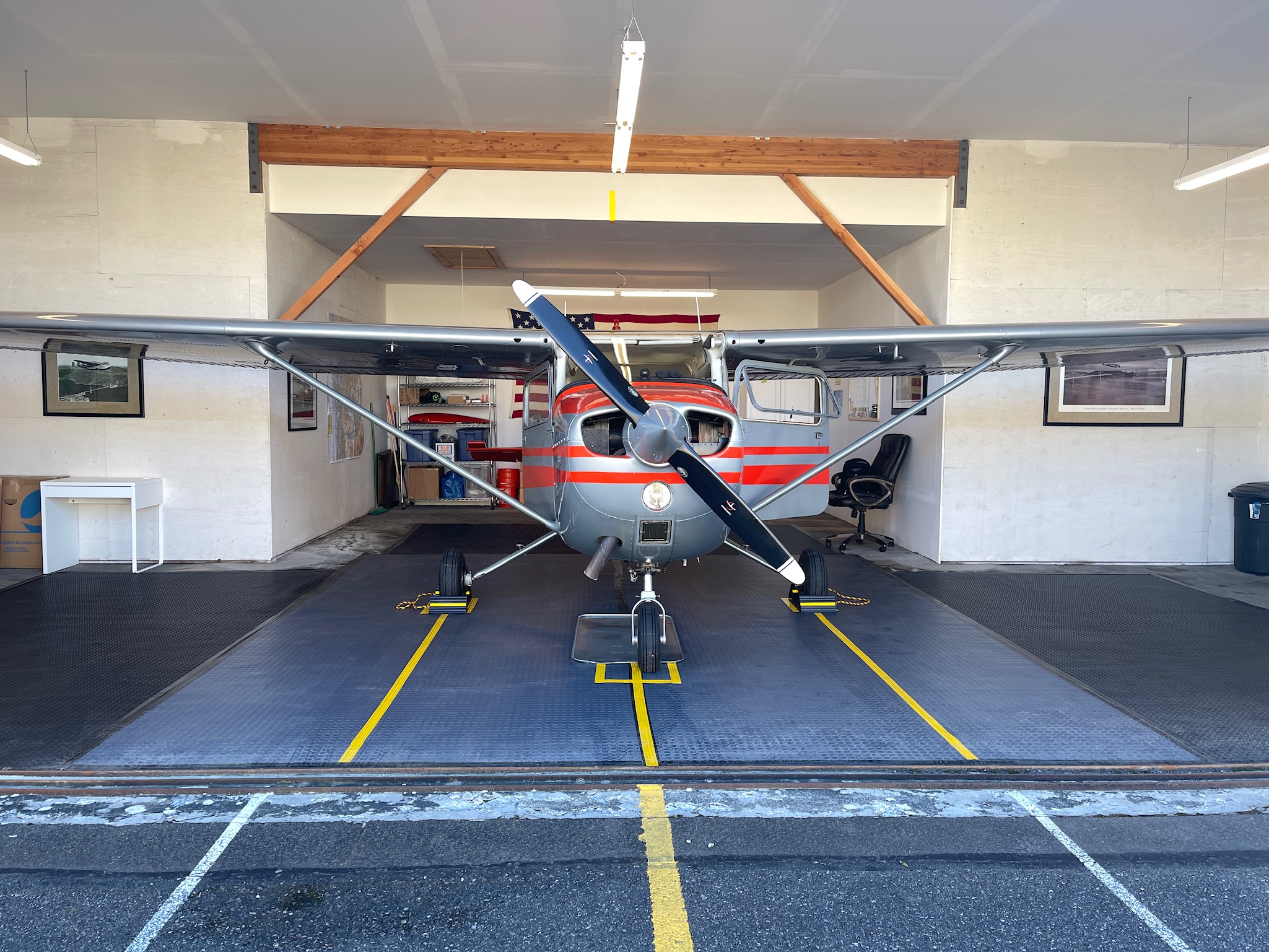 Exceptional T-Hangar Available Now