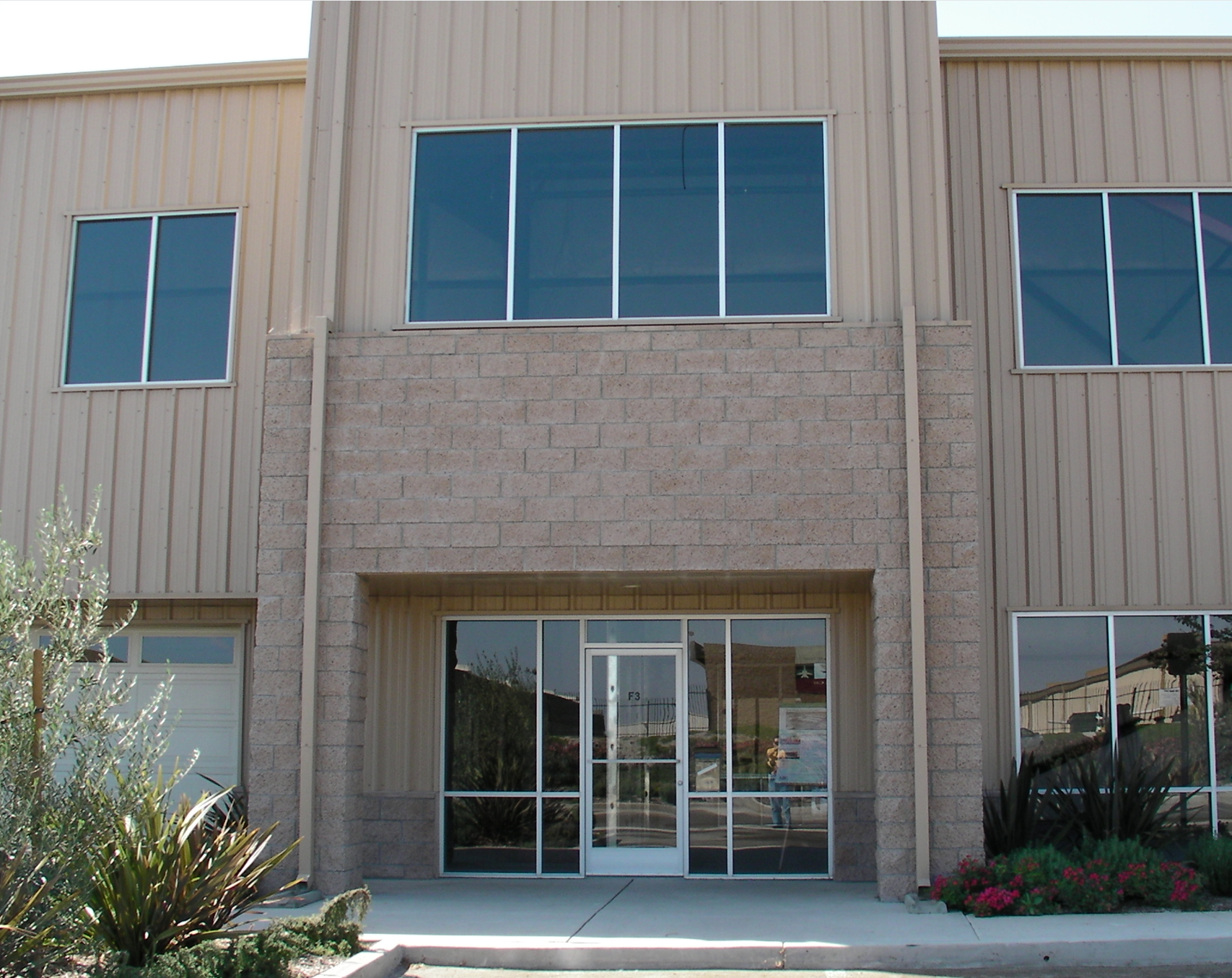 Hangar-Office Space