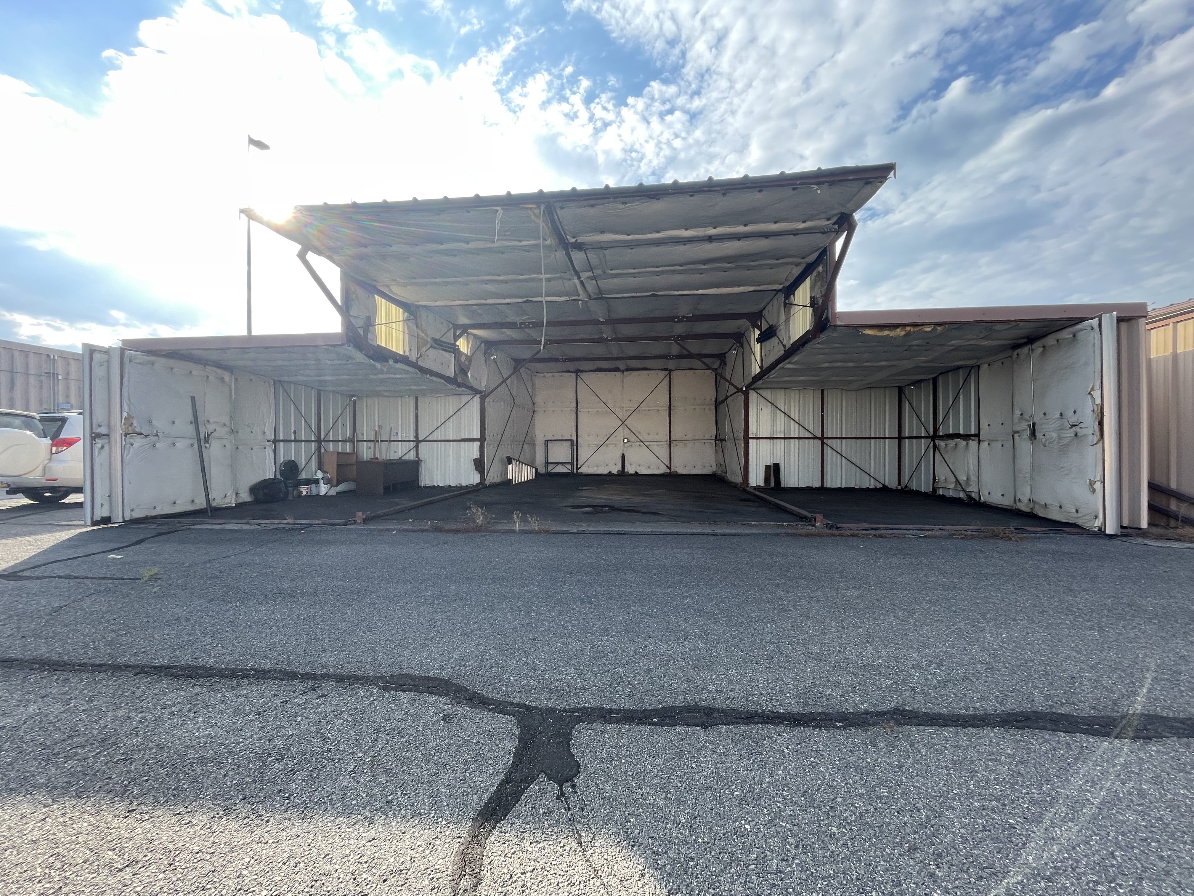 T-hangar KBJC