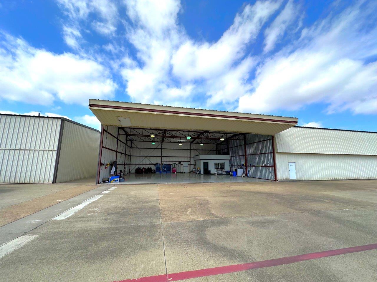 Rare Executive Hangar at TKI