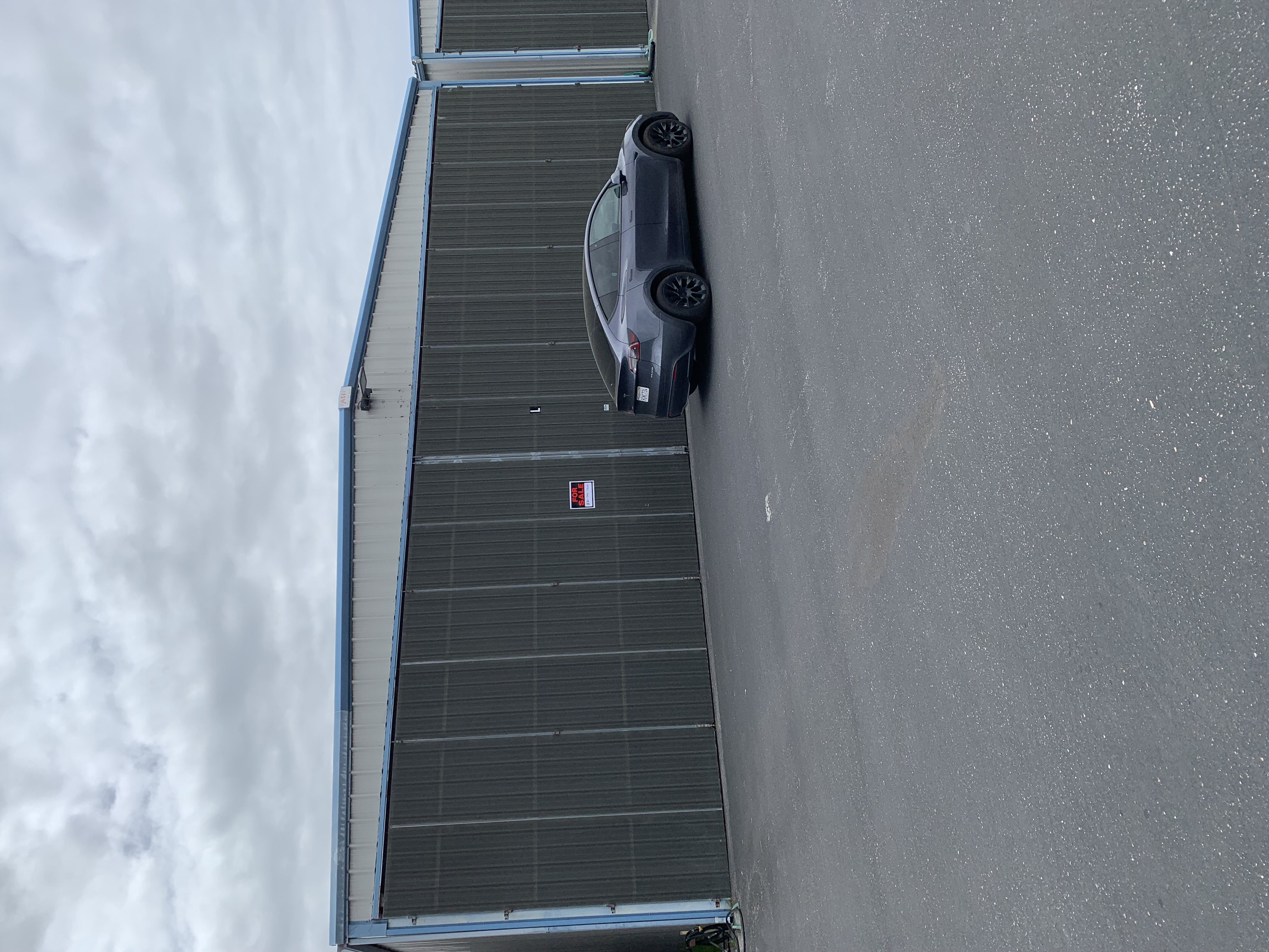 Hangar/w built in office&storage