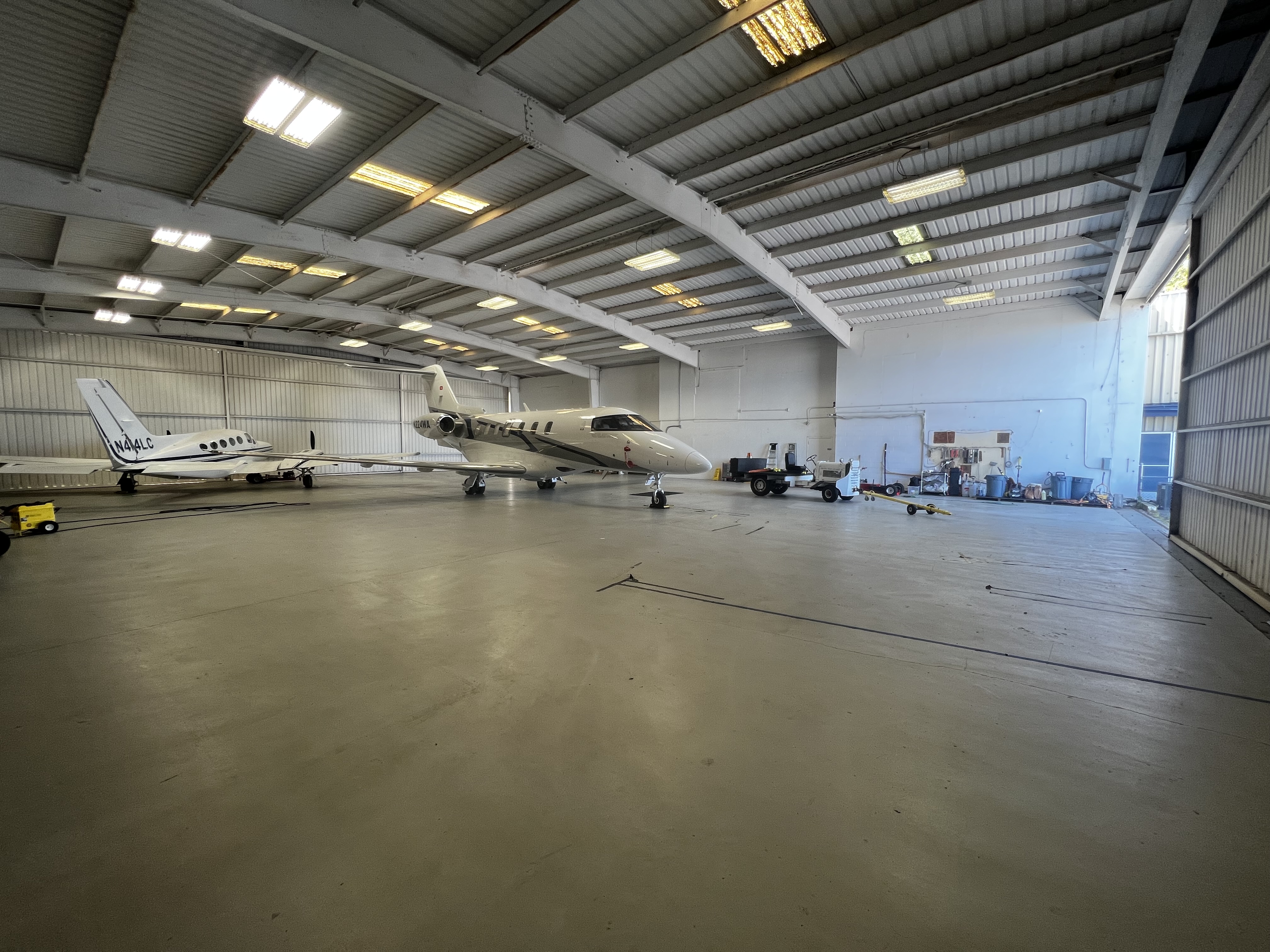 KDVO FBO Shared Hangar Space