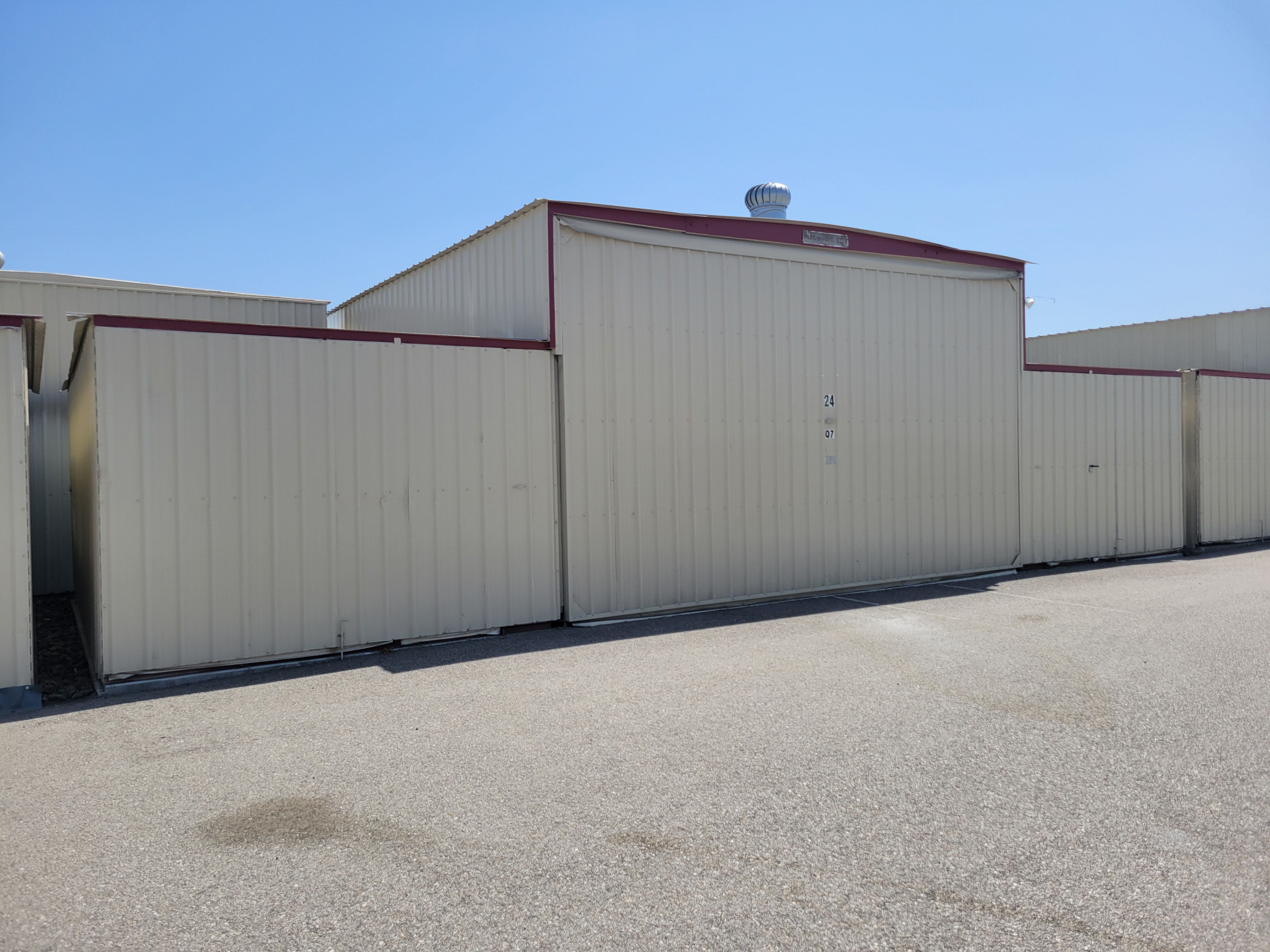 42' wide Executive I Hangar in Van Nuys Airport