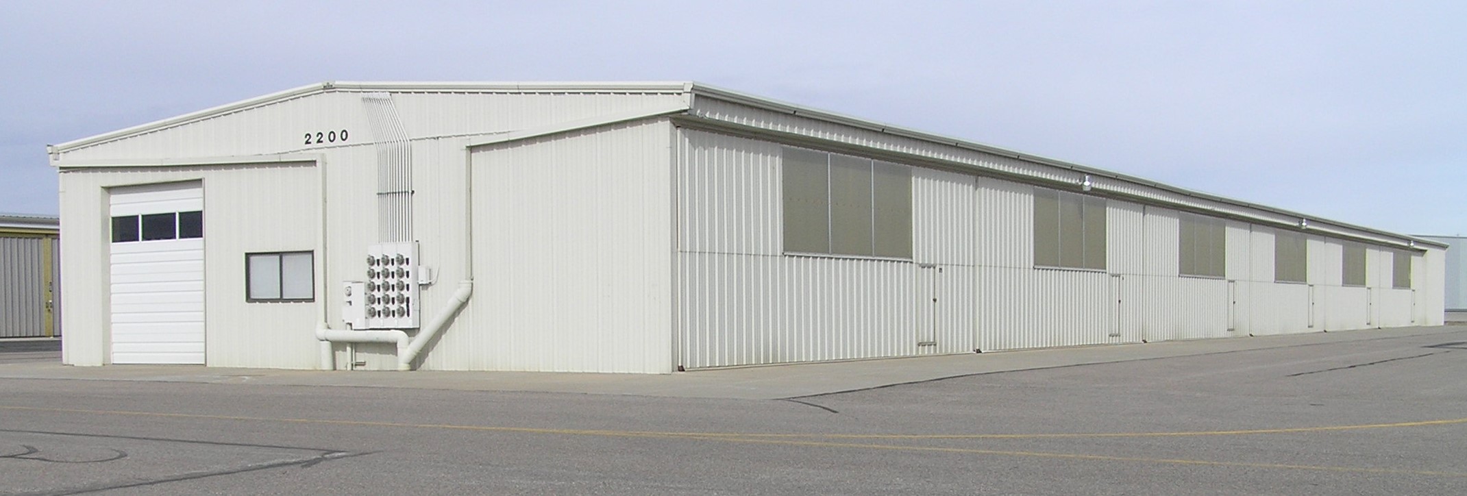 Colorado T-Hangar at KBJC