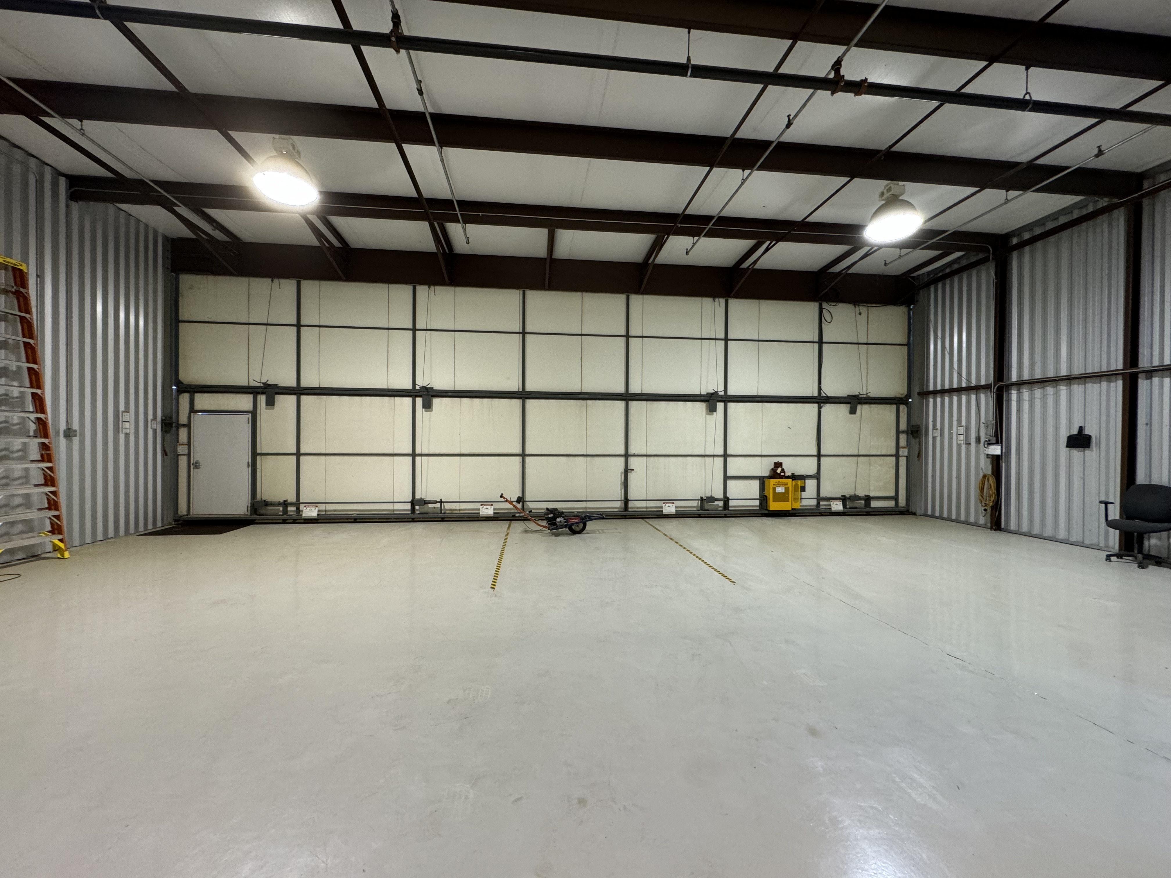 Glendale KGEU Hangar
