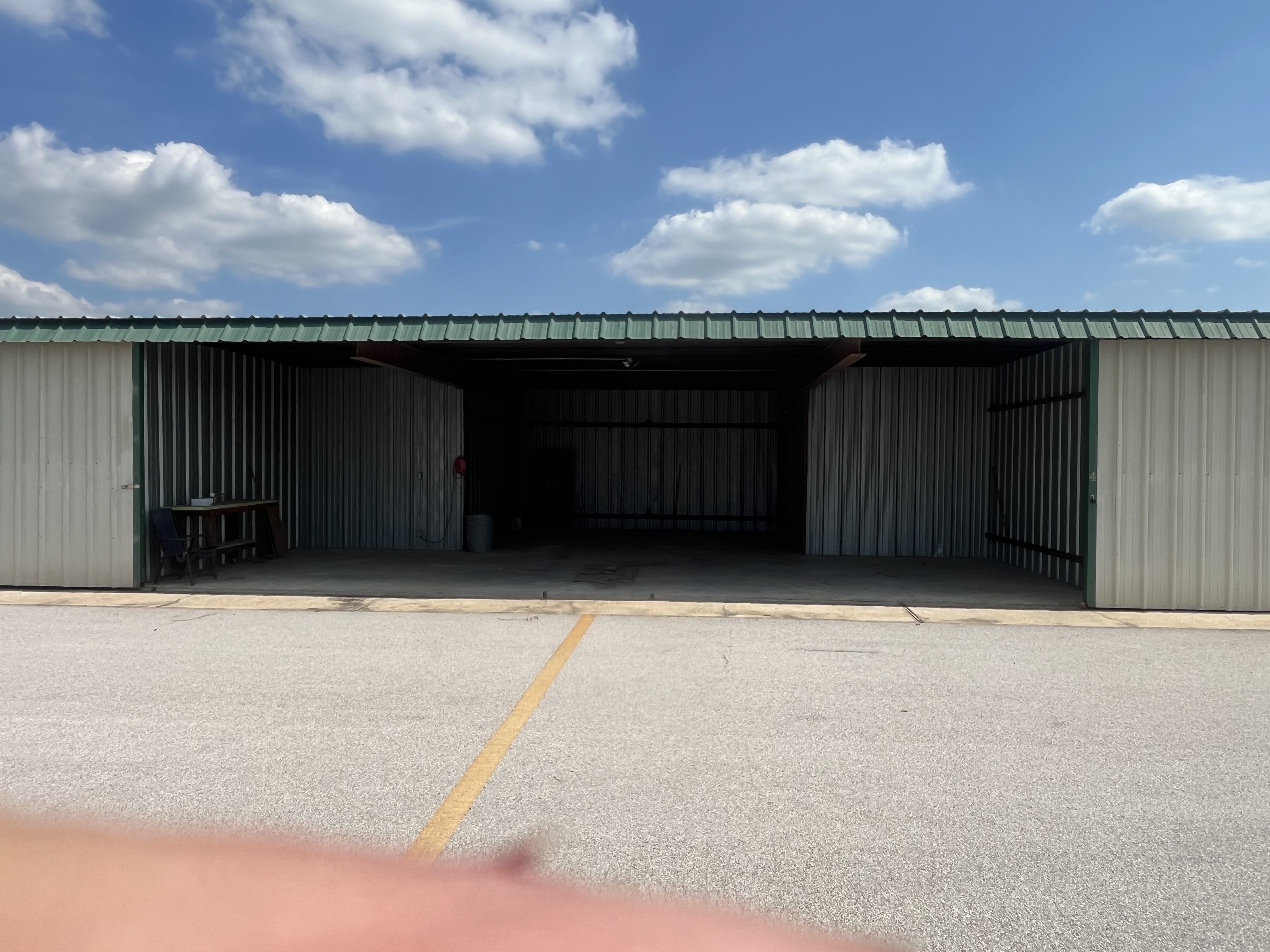 Tee Hangar for lease