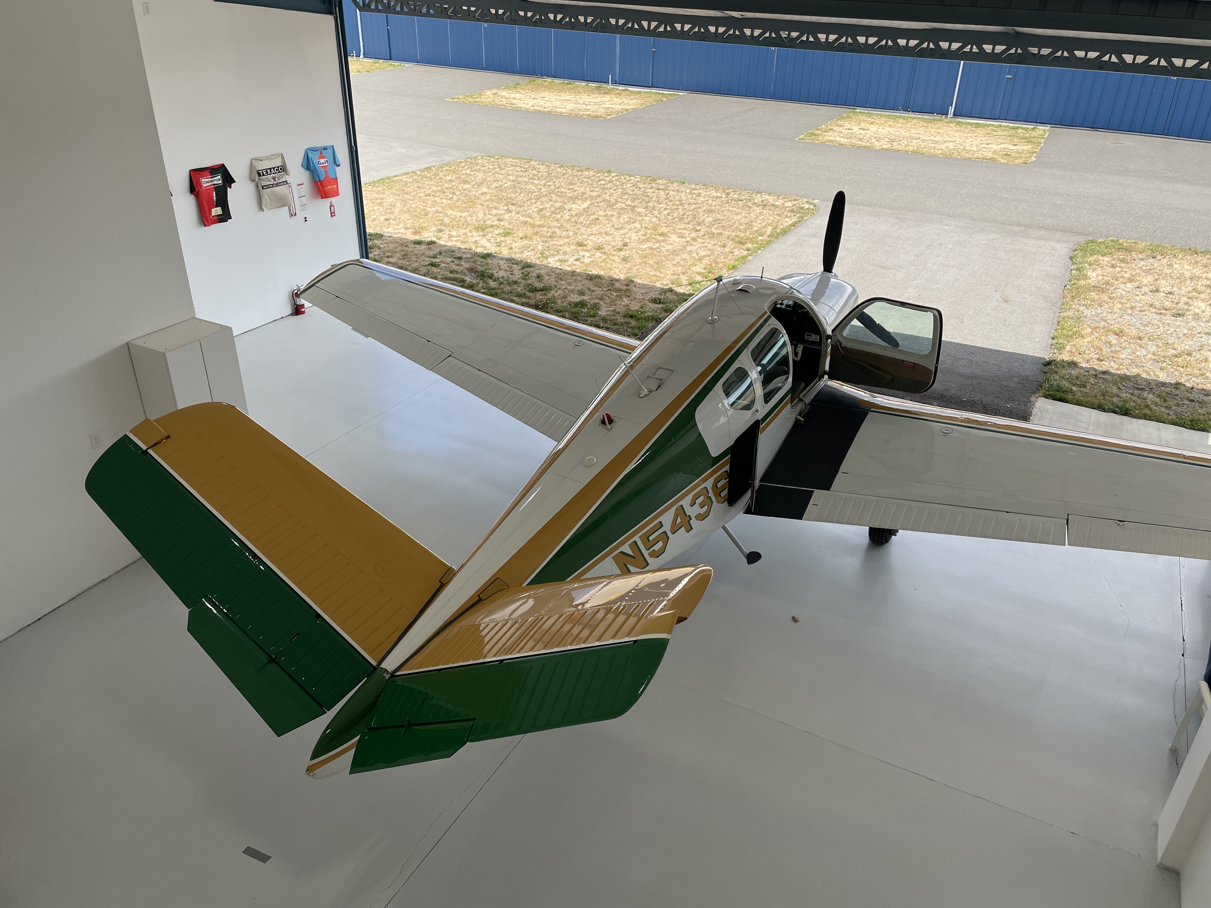 ARLINGTON AIRPORT HANGAR KAWO - LEASE
