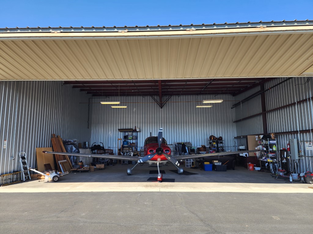 Super Nice Box Hangar!  Open to Carryback