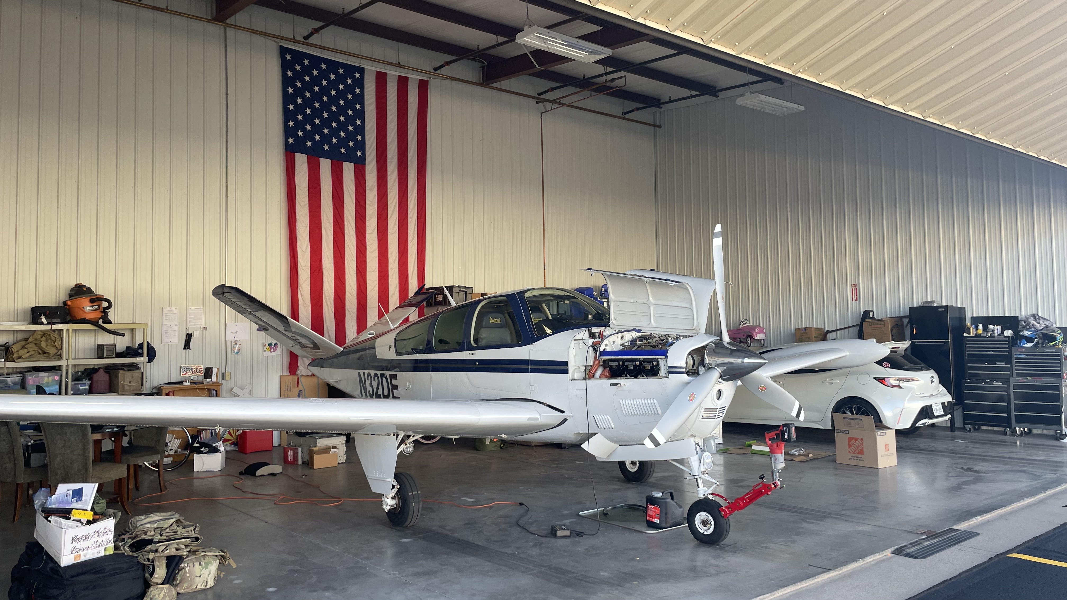 KFFZ Falcon field Hangar for rent