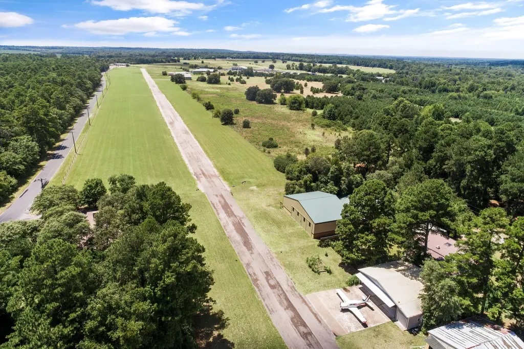 TX Resort Community Home & Hangar