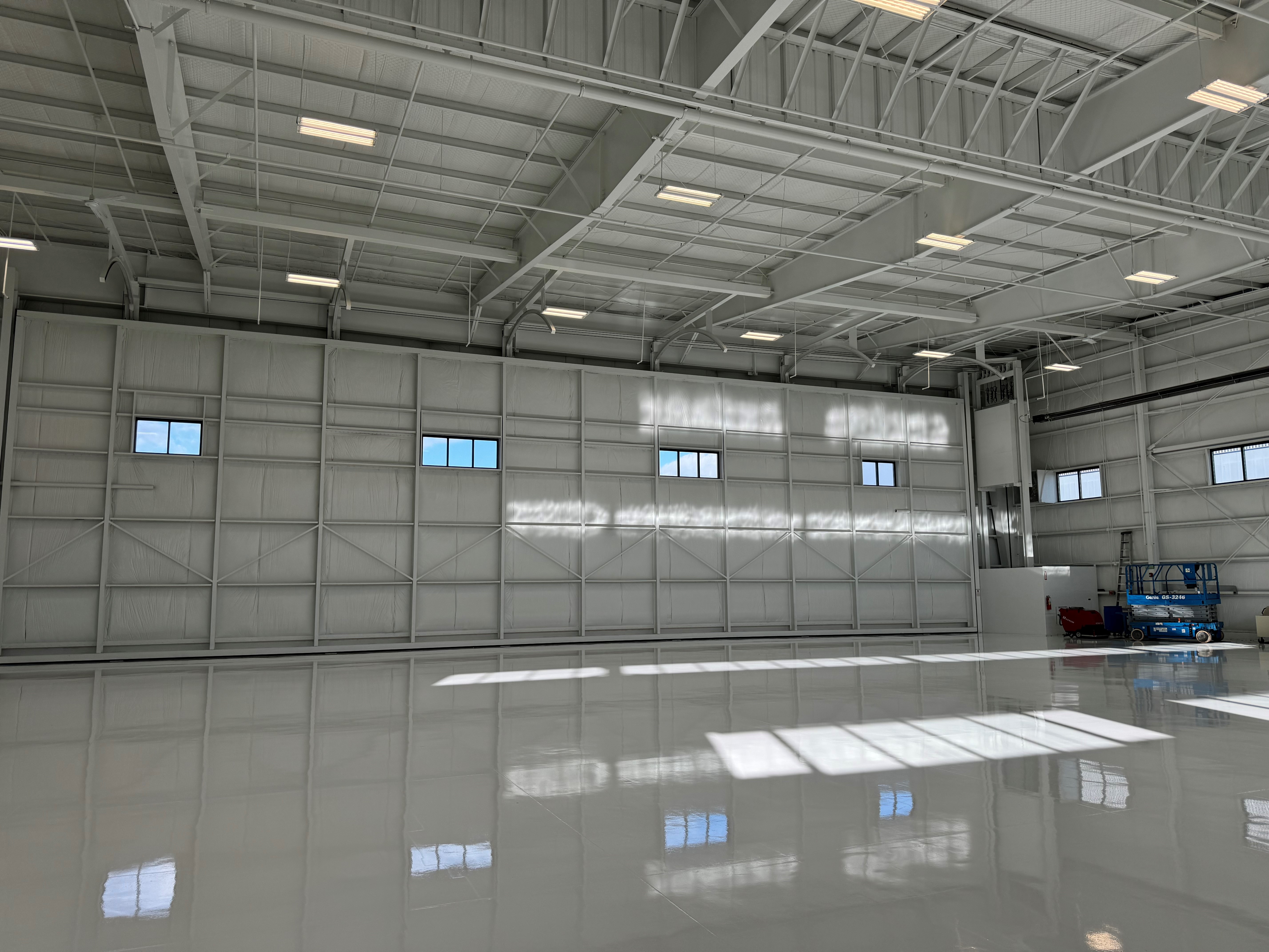 ?13,500 SF Aircraft Hangar Available For Lease