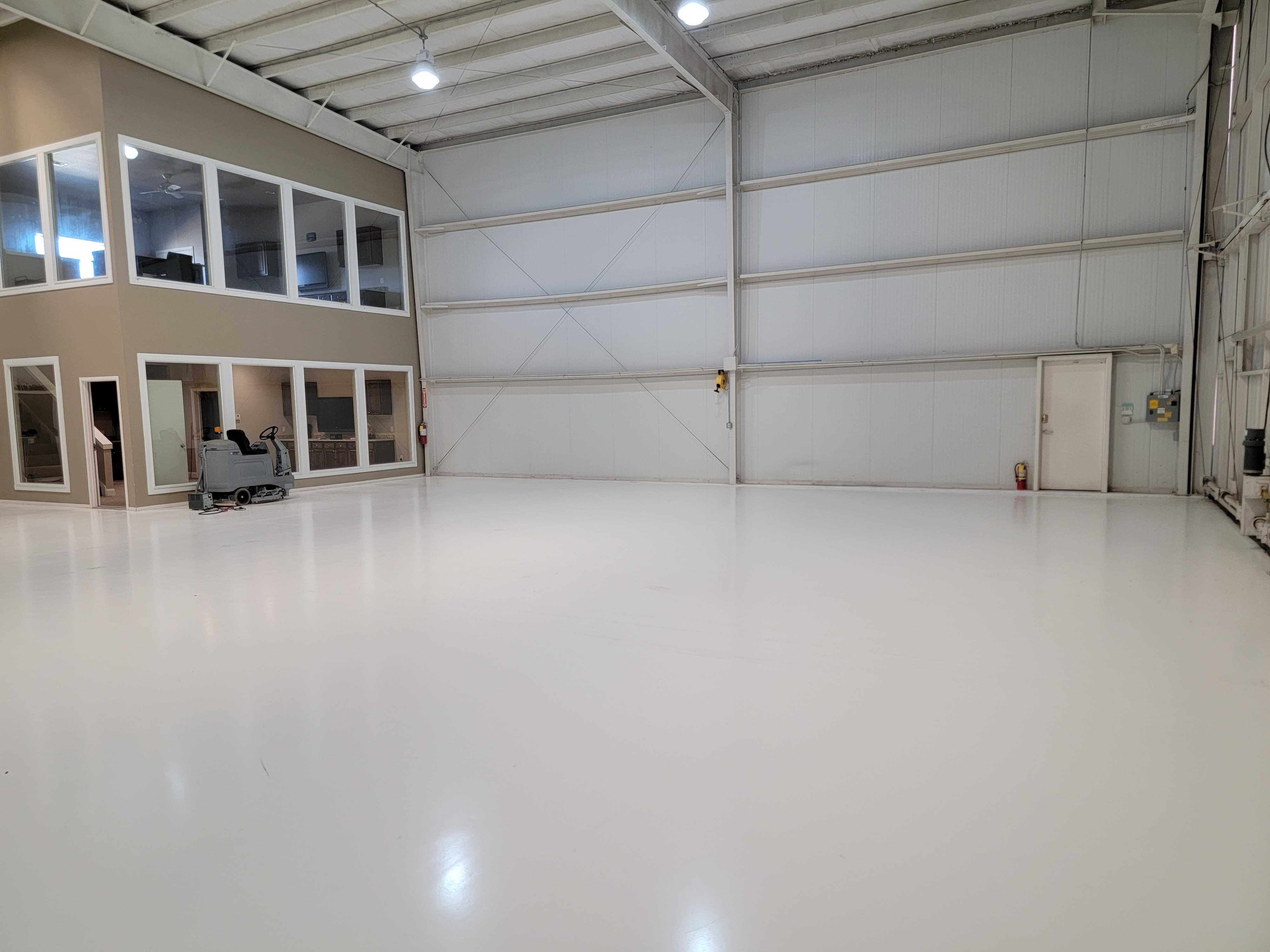 Hangar space at KTKI