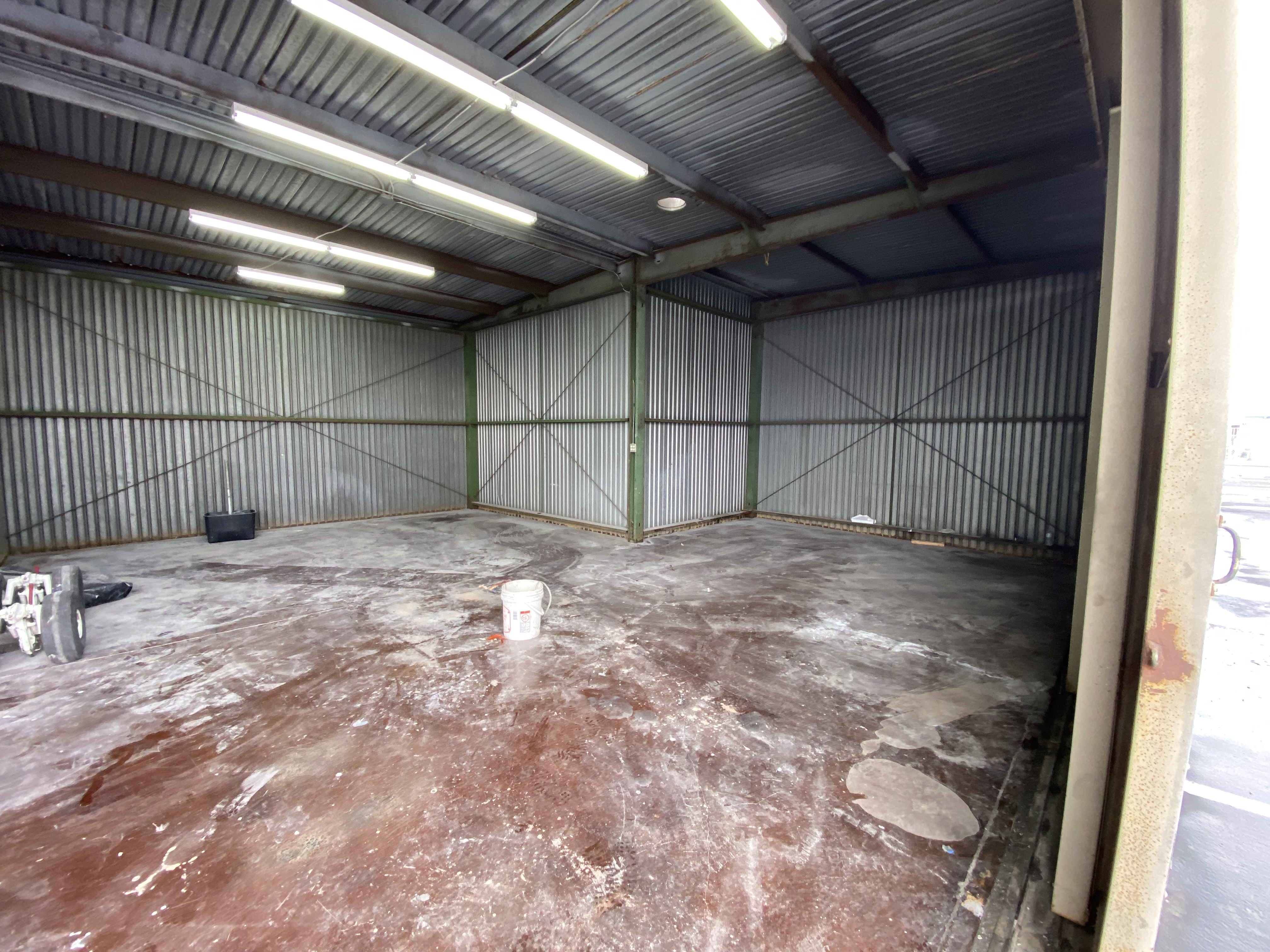 KLGB T Hangar for rent