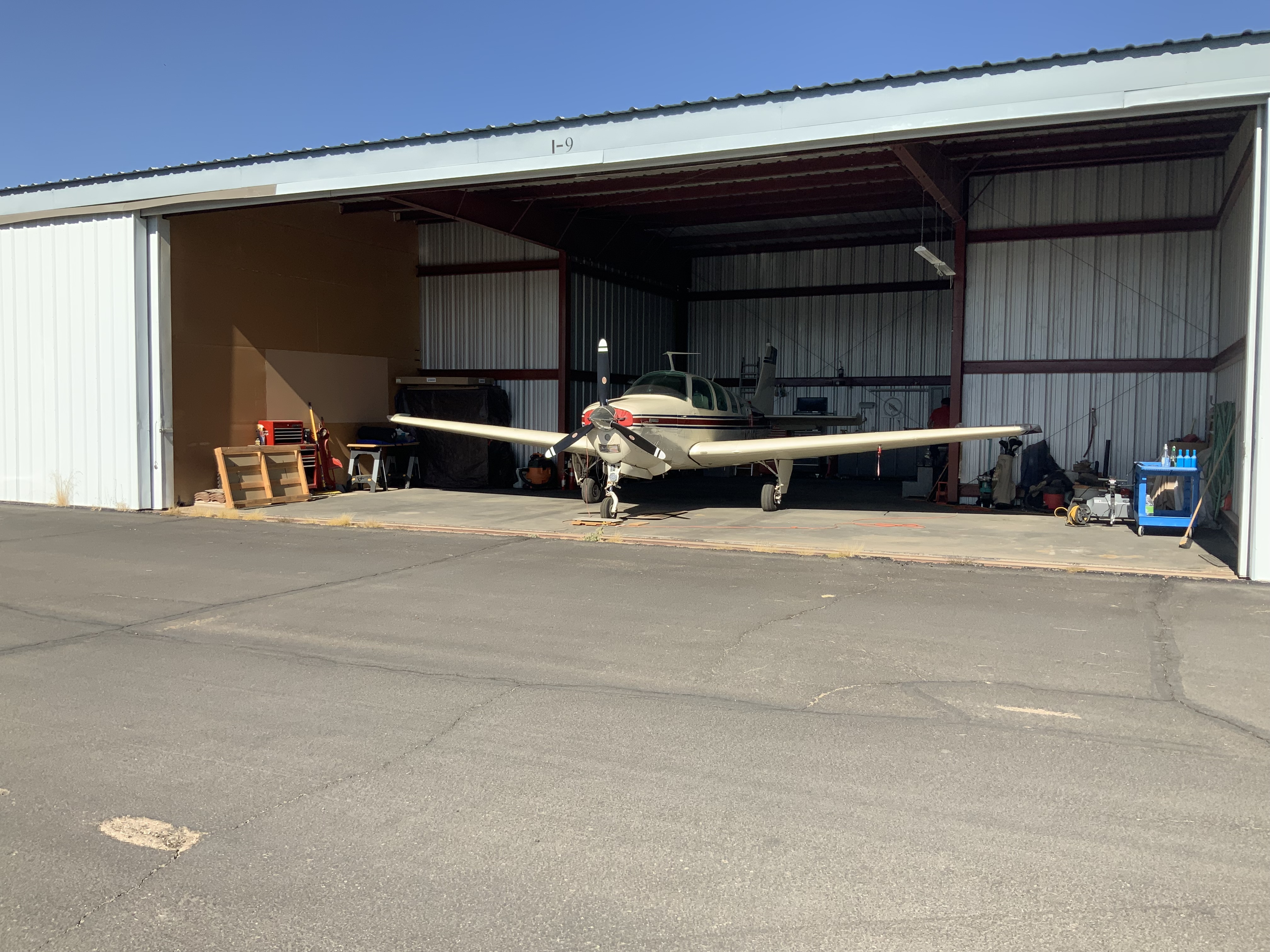 Glendale, AZ Large T-Hangar