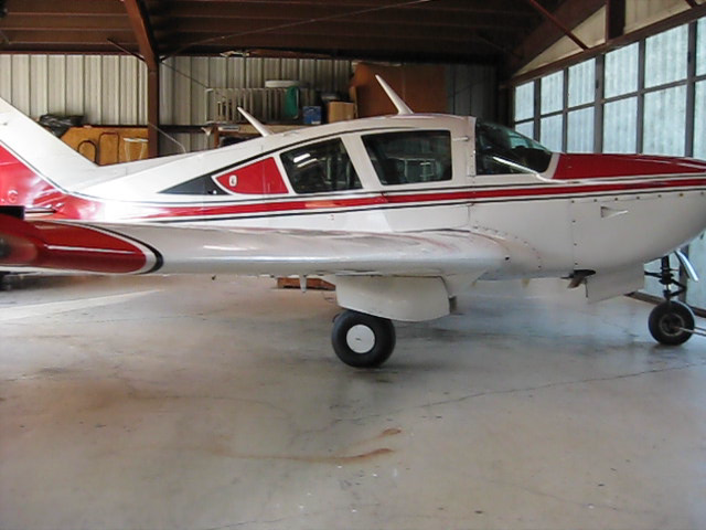 2000 sq ft Hangar for Rent