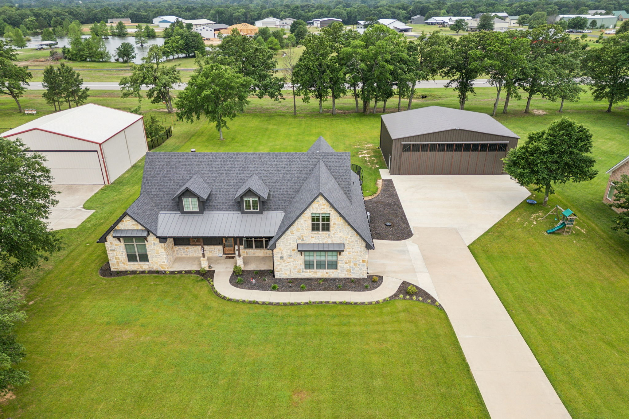 IMMACULATE Hangar/Home East of Dallas, Texas!