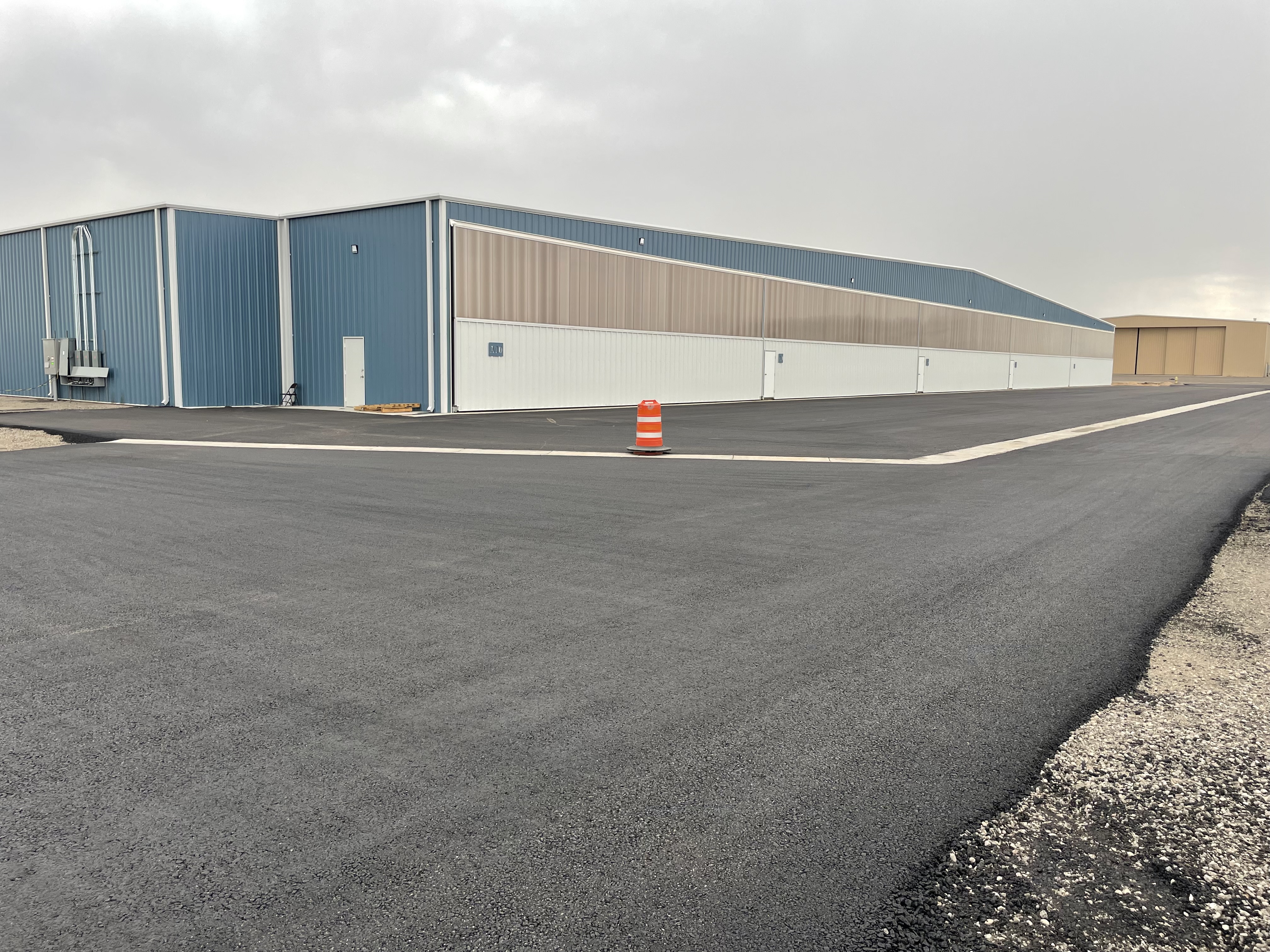 KAEG box hangar