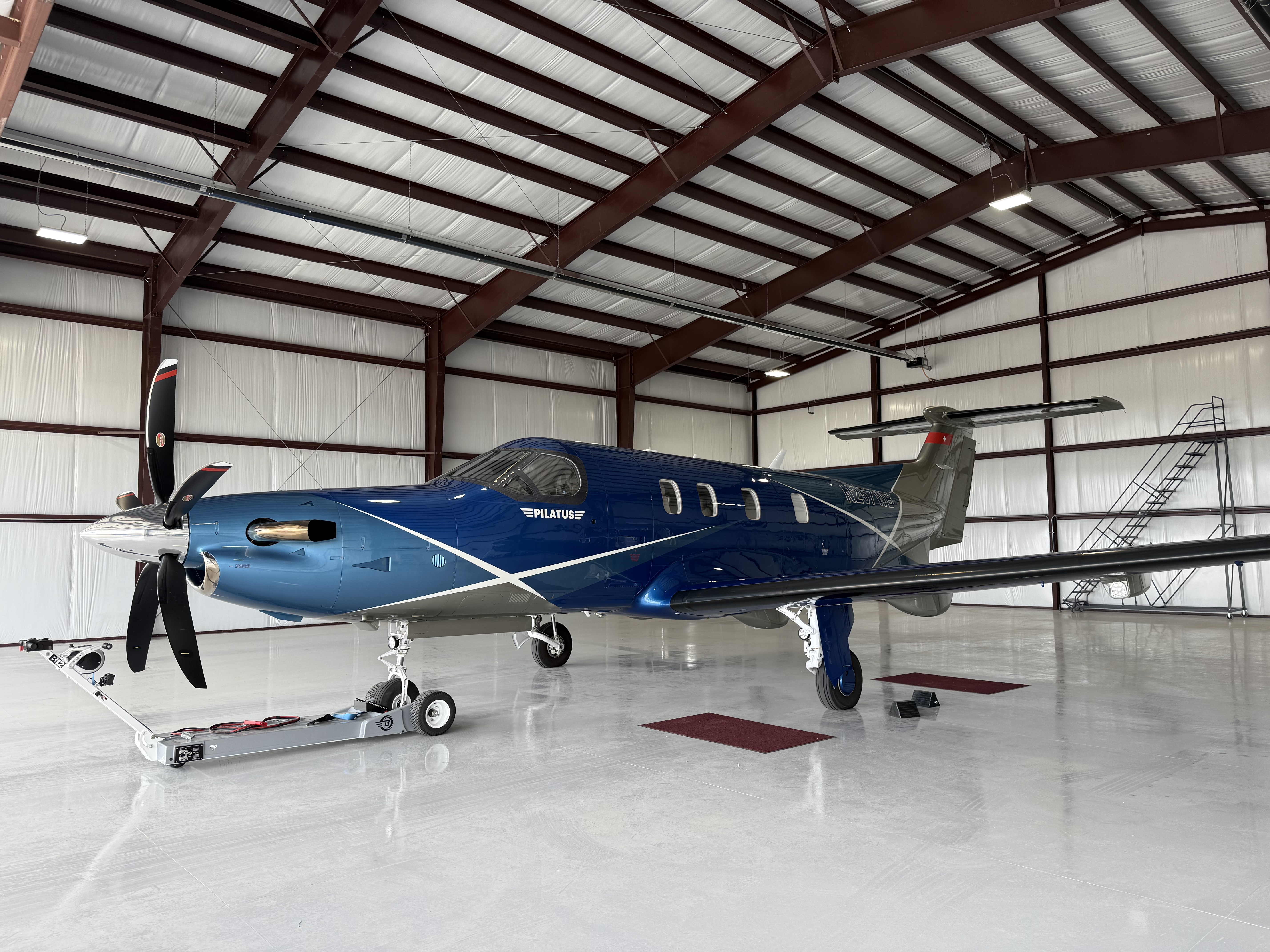 Large Hangar for Lease