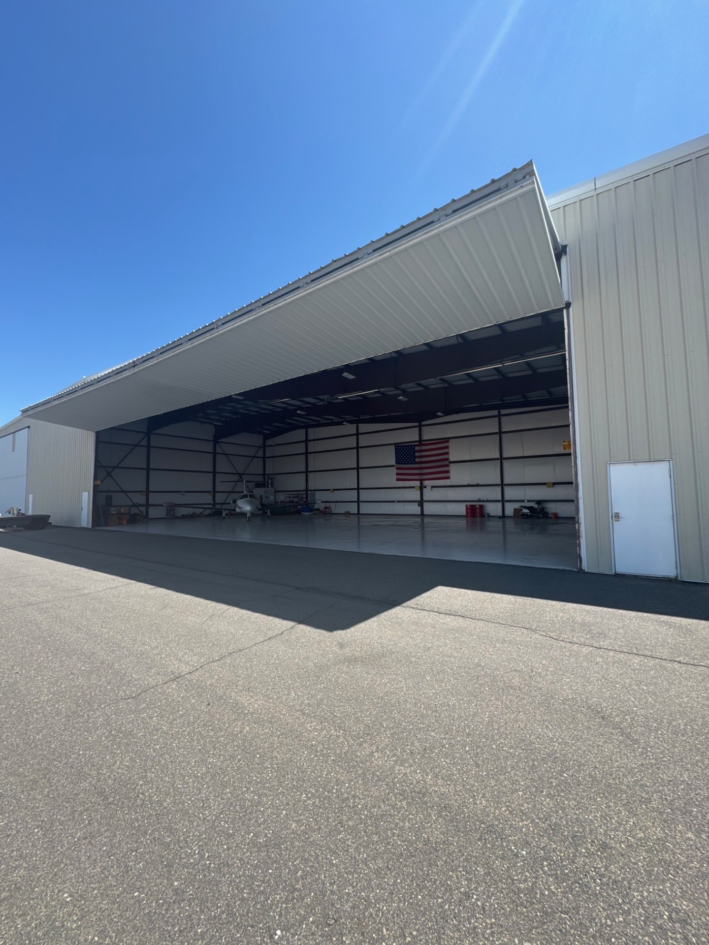 Airpark Hanger for Lease 7200