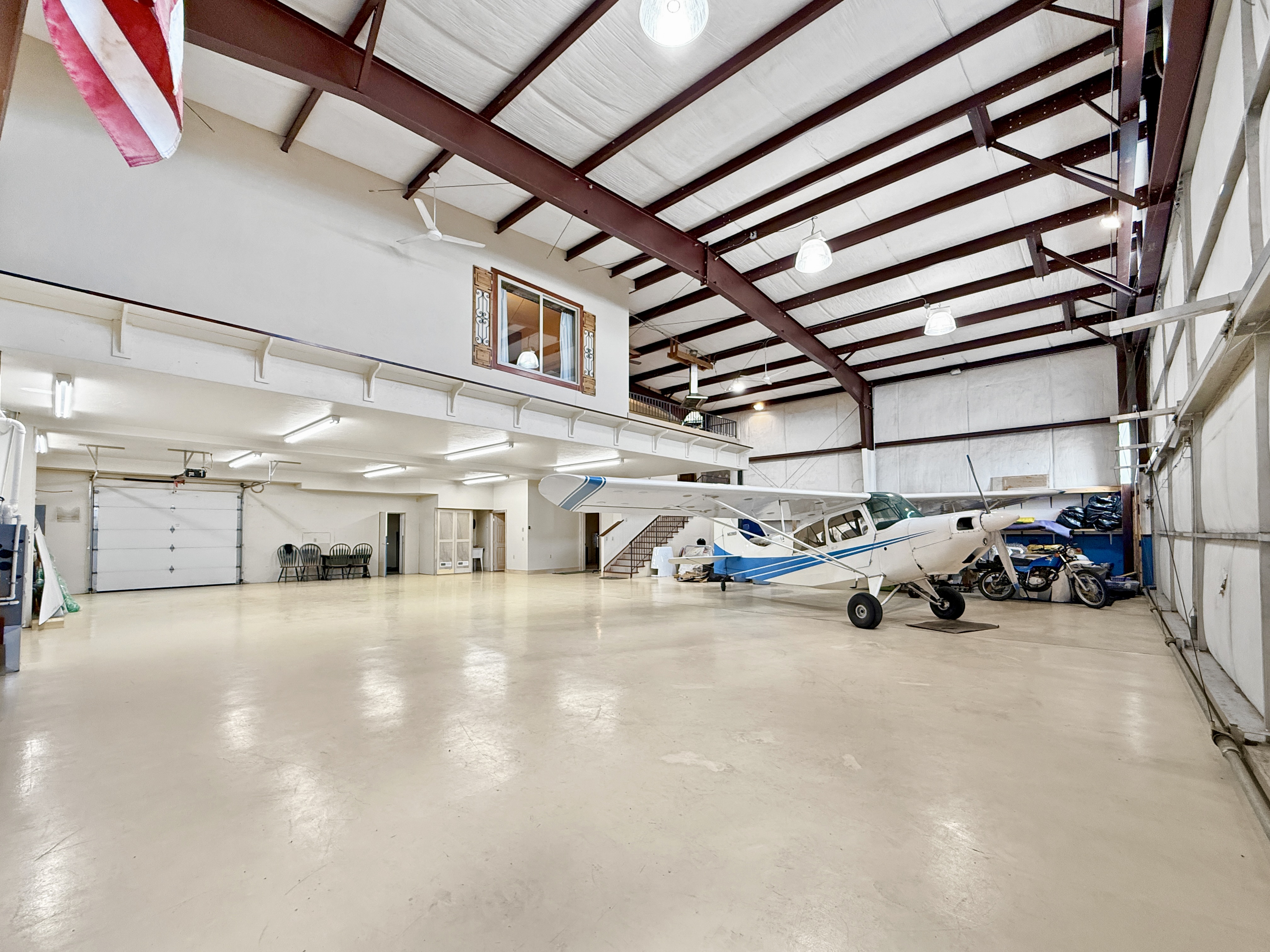 Bend Hangar with Crew Quarters/Office at KBDN