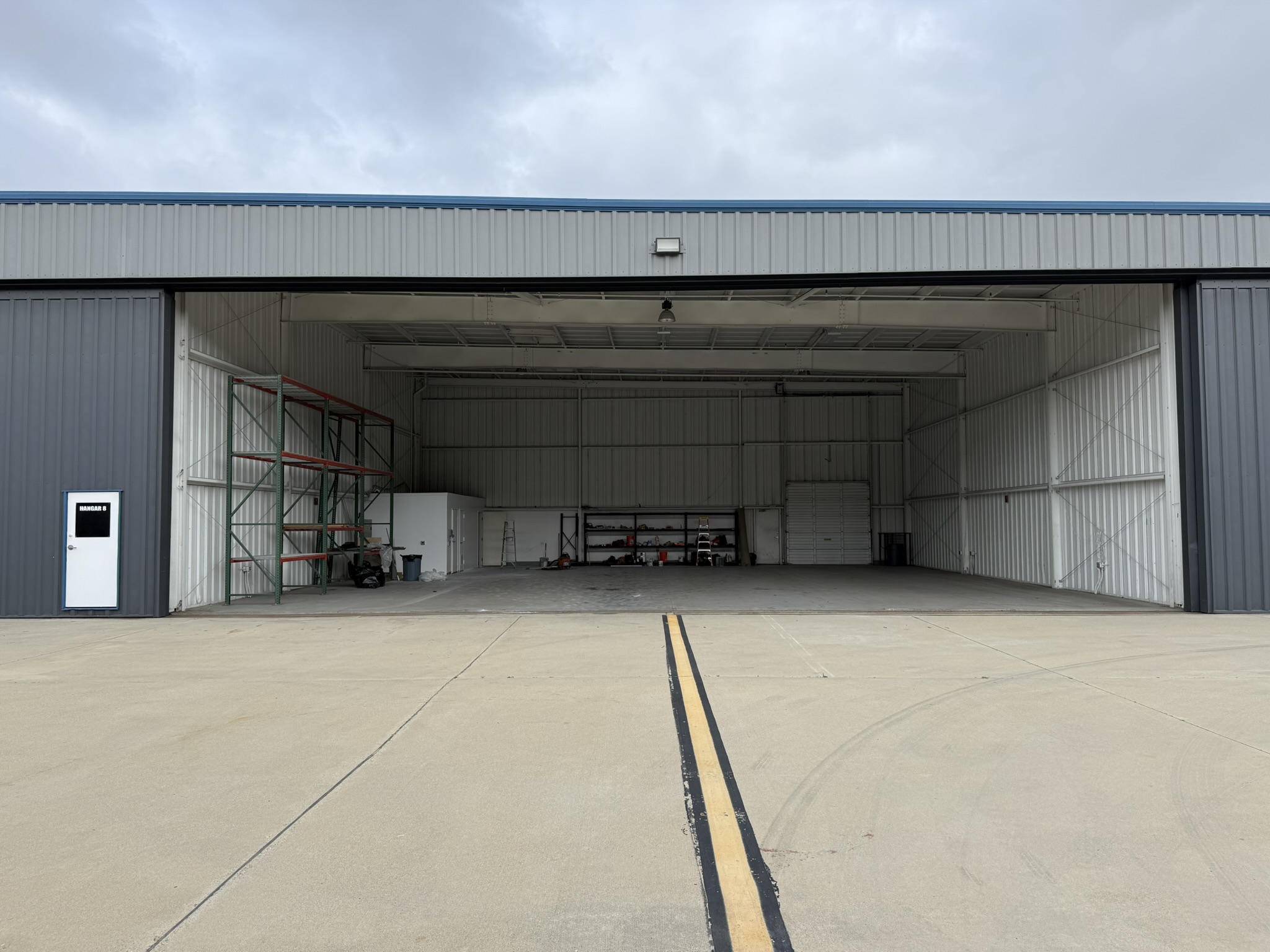 60x60 Box Hangar