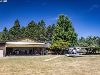 OREGON HOME WITH HANGAR & MORE