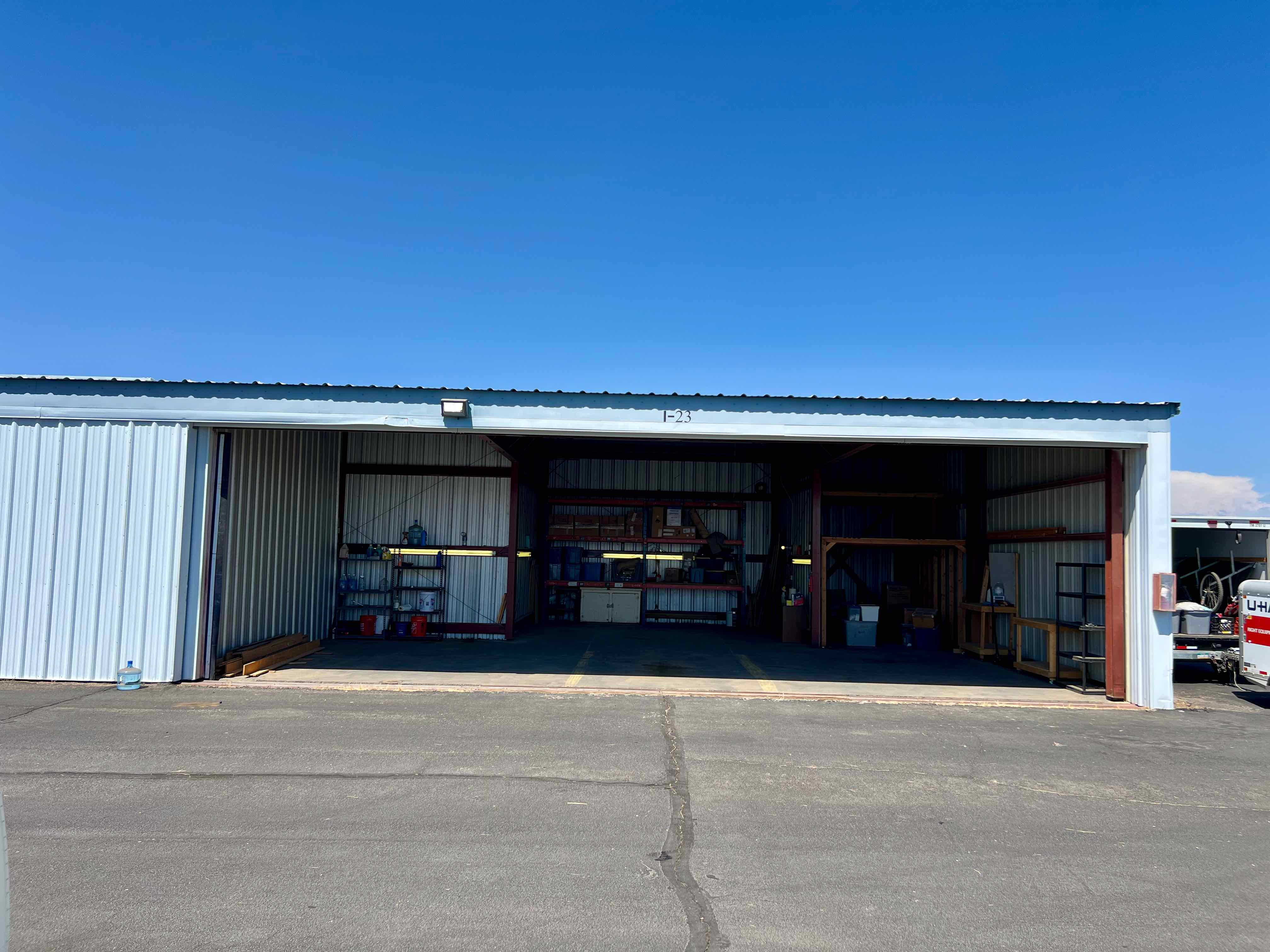 Glendale, AZ T-hangar