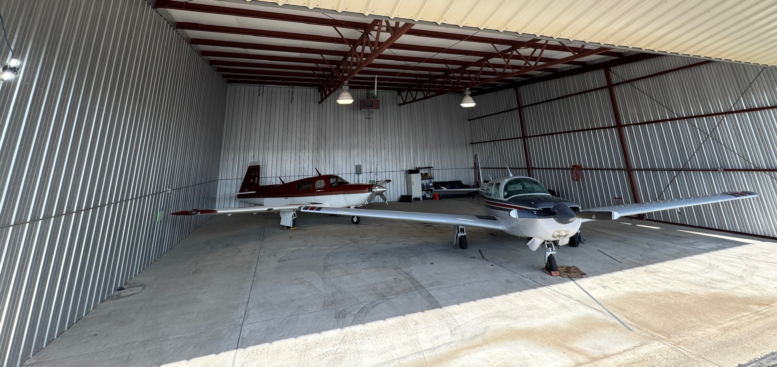 KCFO Shared Hangar Space for Rent