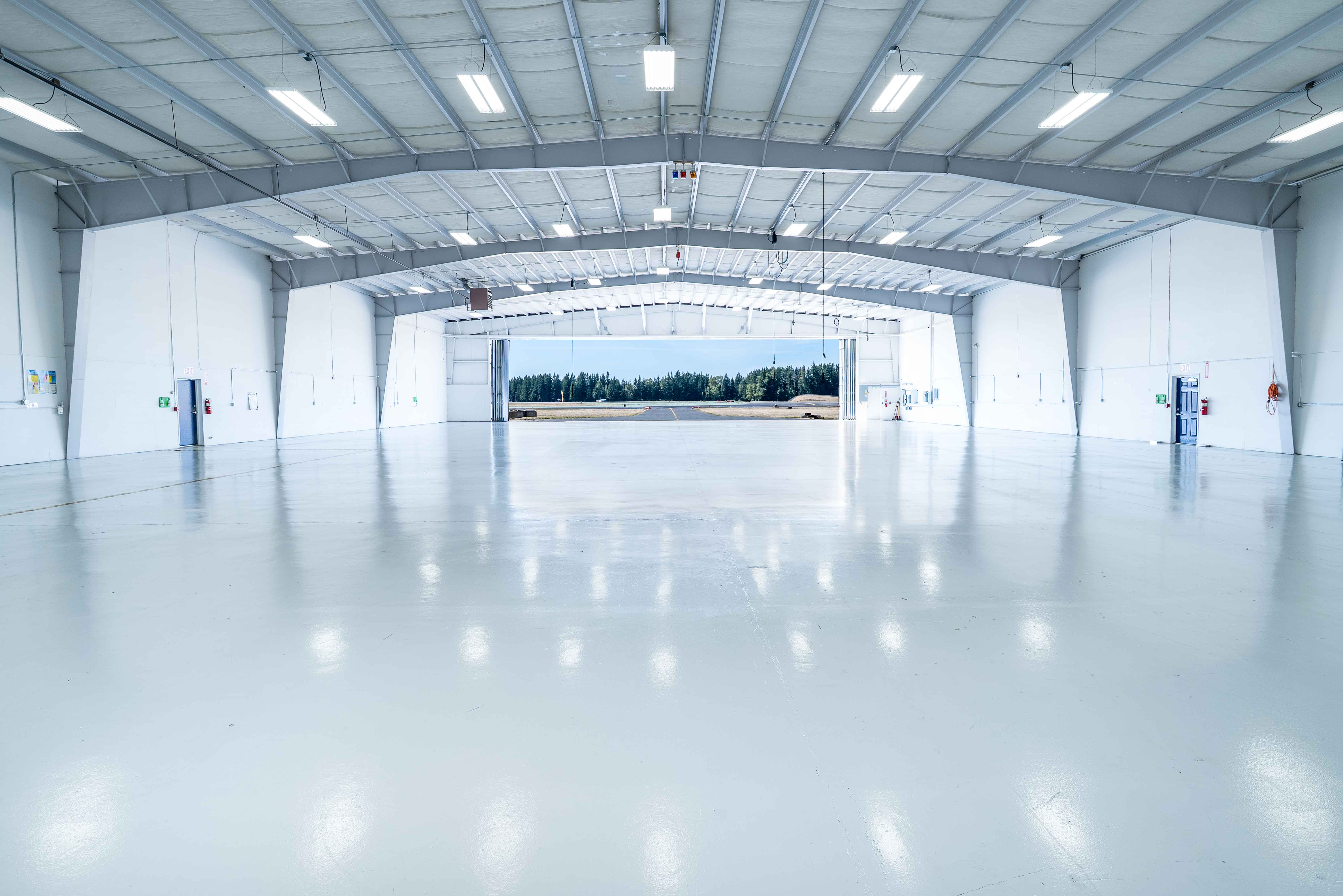 ±21,500 SF Aircraft Hangar Facility For Sale or Lease