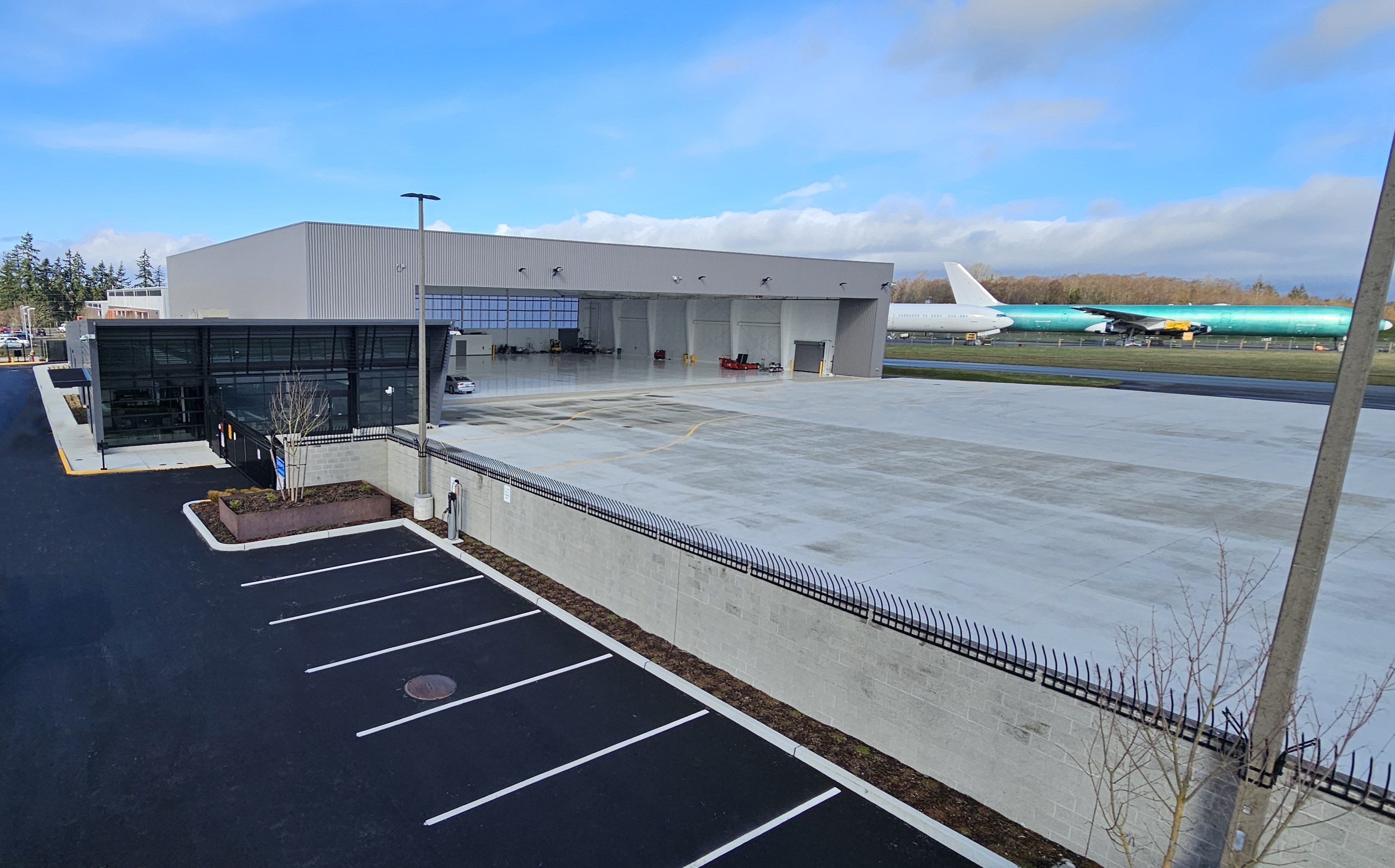 Hangar and Office Space Available For Lease Inside New ±43,458 SF Facility