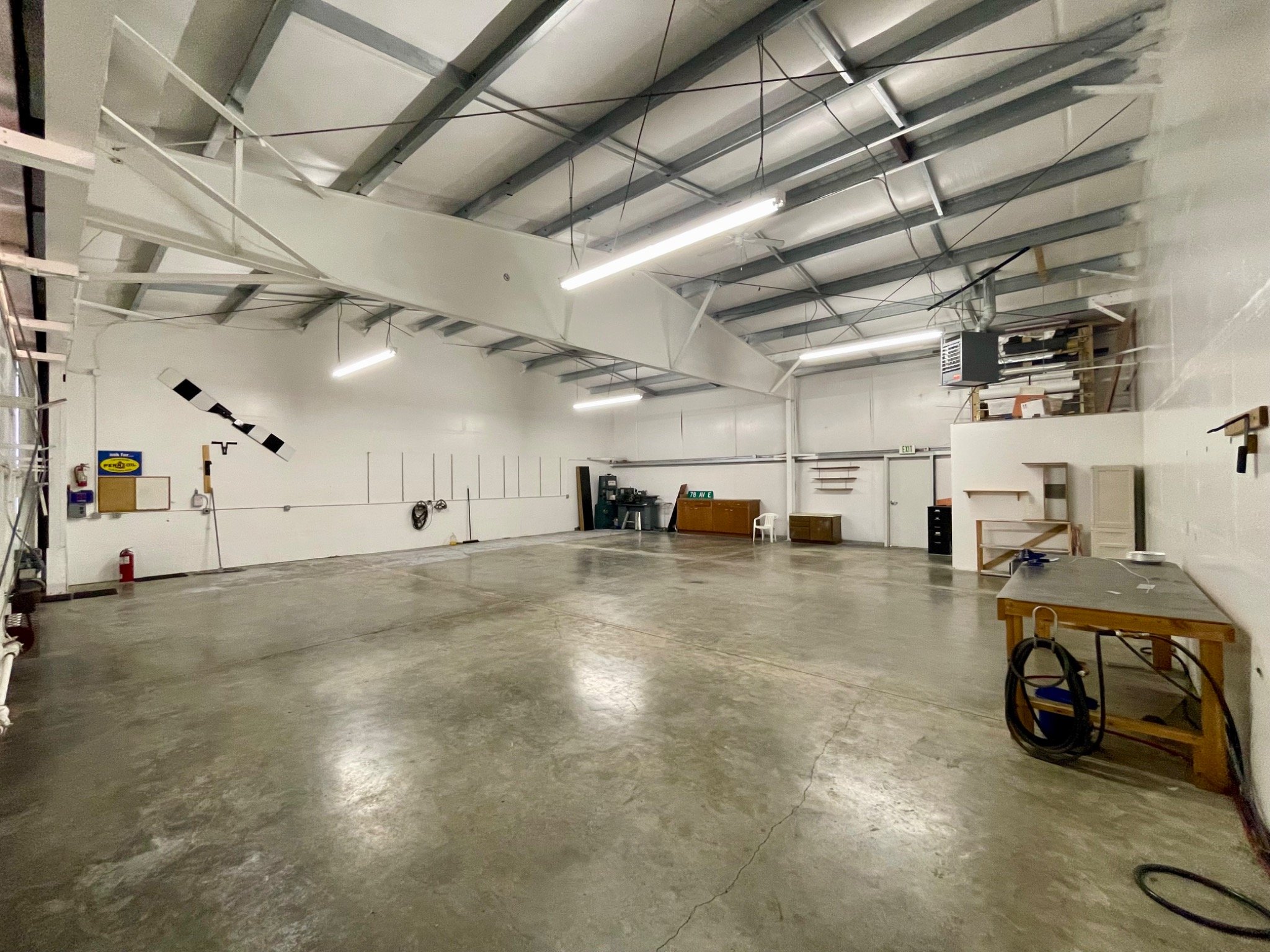 Thun Field Hangar 