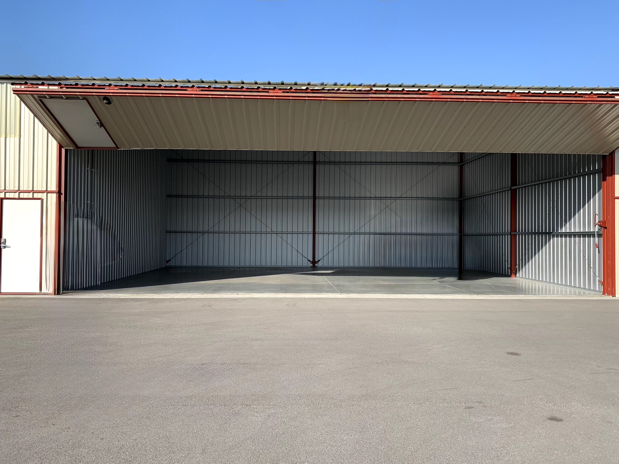 Hangar with Office for Rent