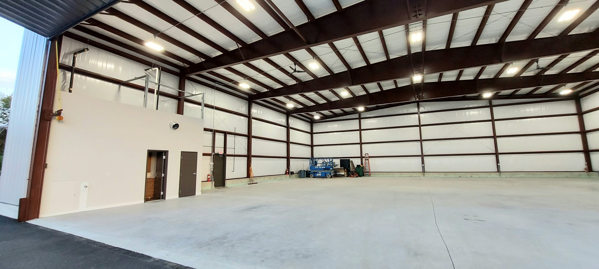Deluxe Stand Alone Hangar For Sale 