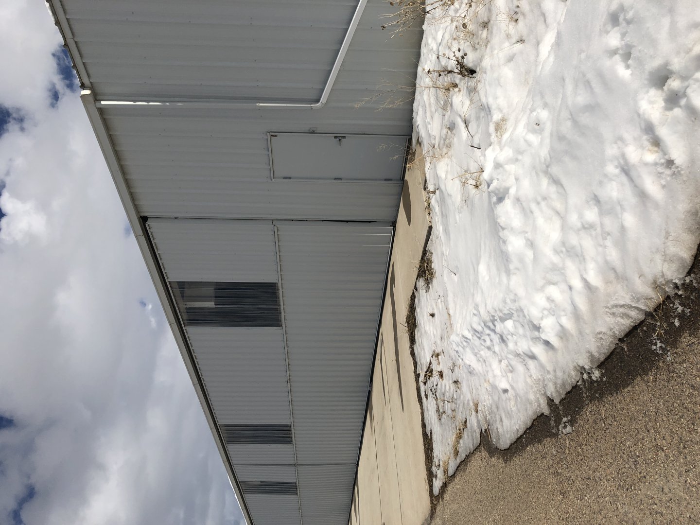 KDRO La Plata Hangar FOR SALE - $275K