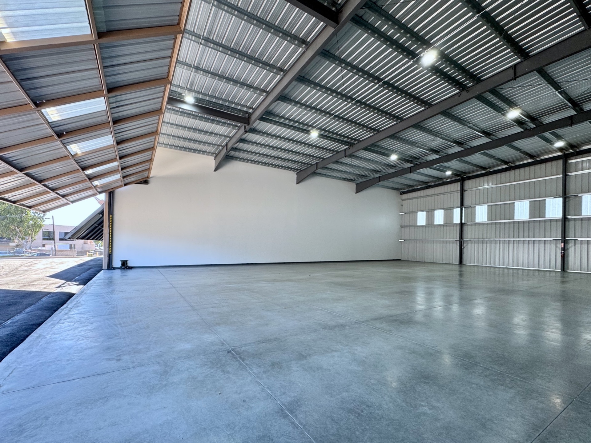Hangars for lease