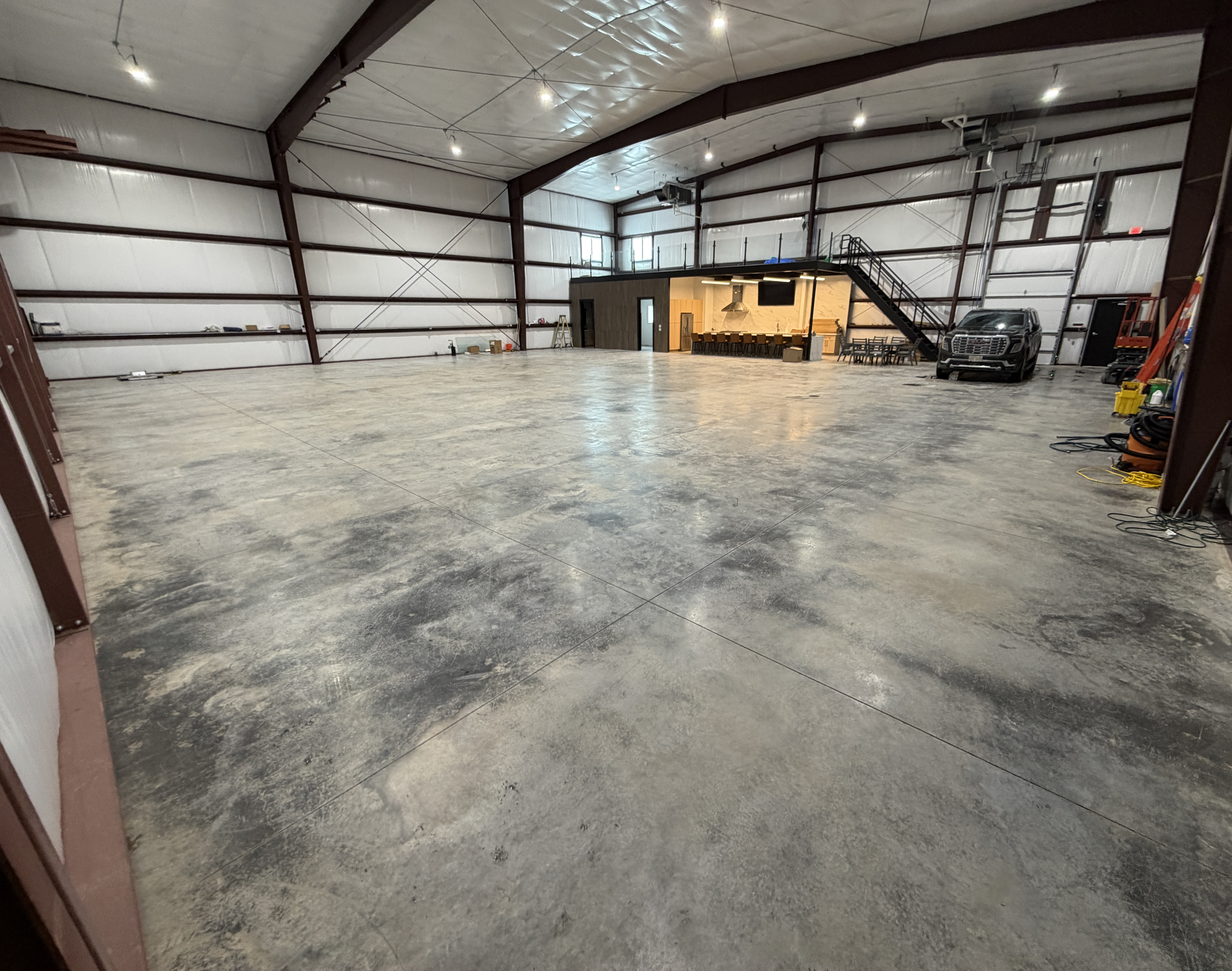 Space Available in Brand New Corporate Hangar