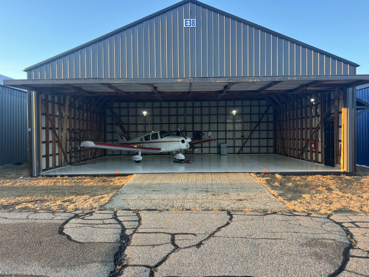 Hangar for rent $1000 a month. 