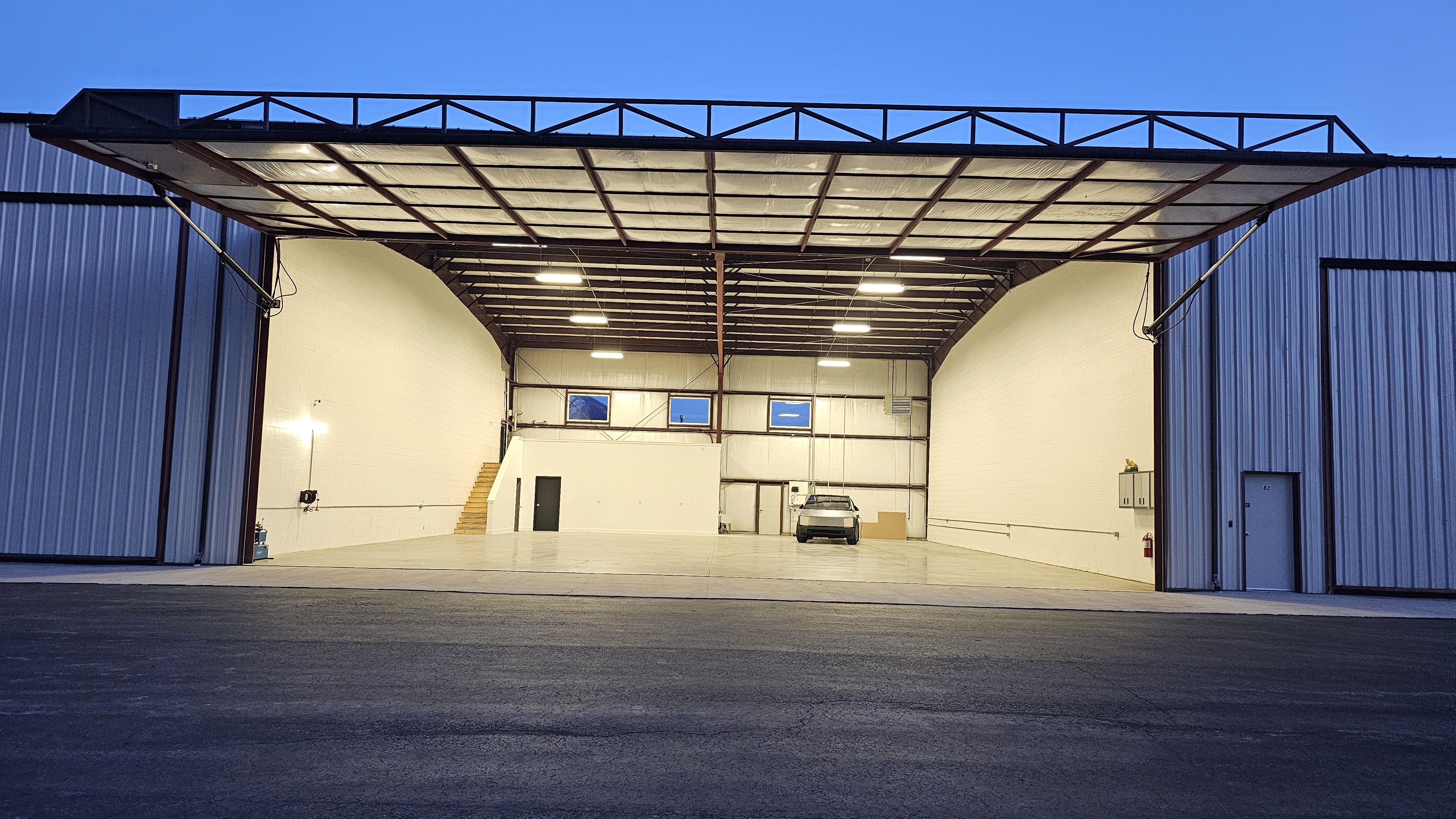 Hangar for Rent