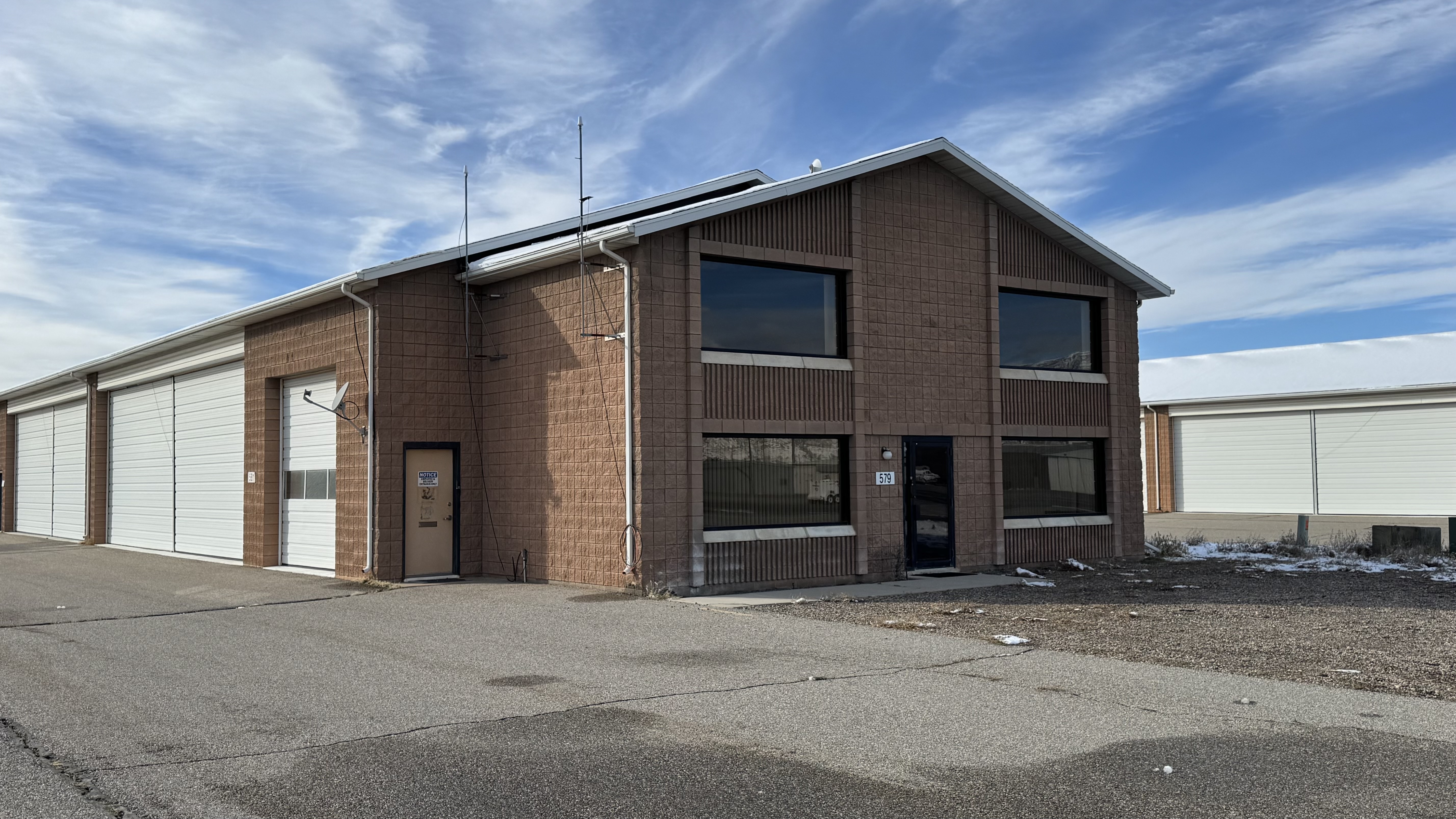 Ogden Airport Hangar For Sale (S579/581) (3250 sq ft - 50' X 65') Plus Office/Shop/Person Cave Space